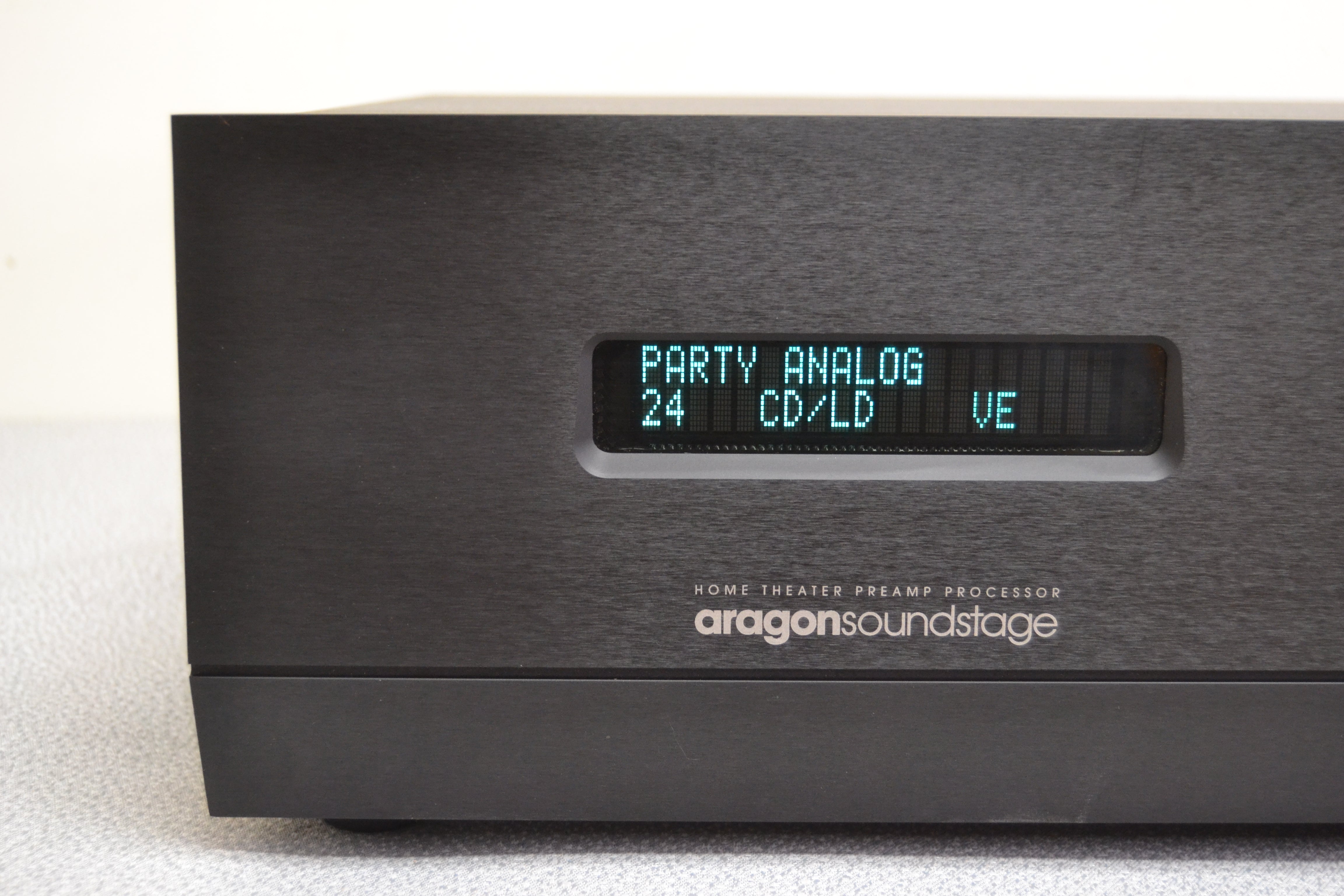 Aragon Soundstage  Home Theater Preamp Processor (2000-03)