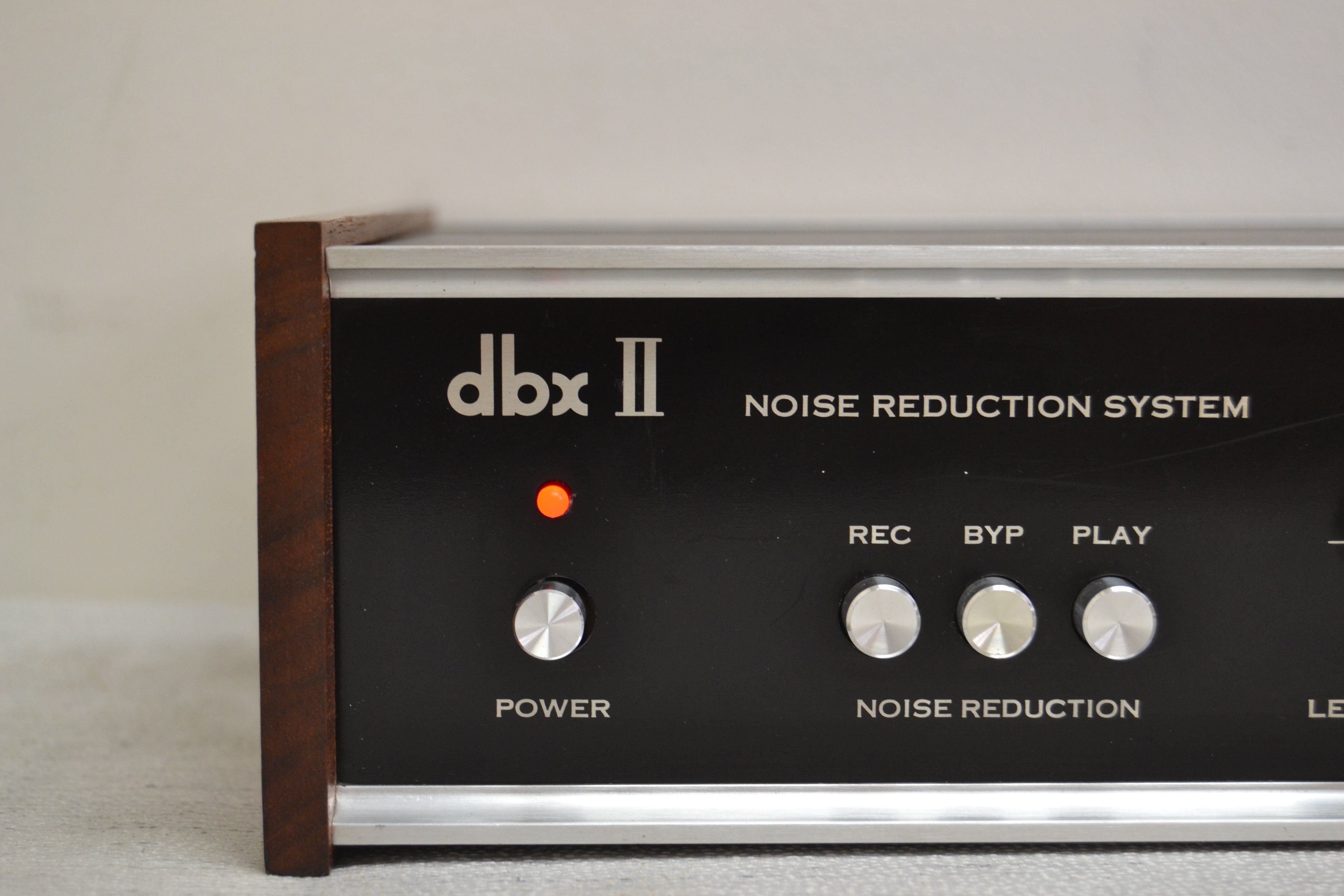 DBX 122 Noise Reduction System * Fully Serviced