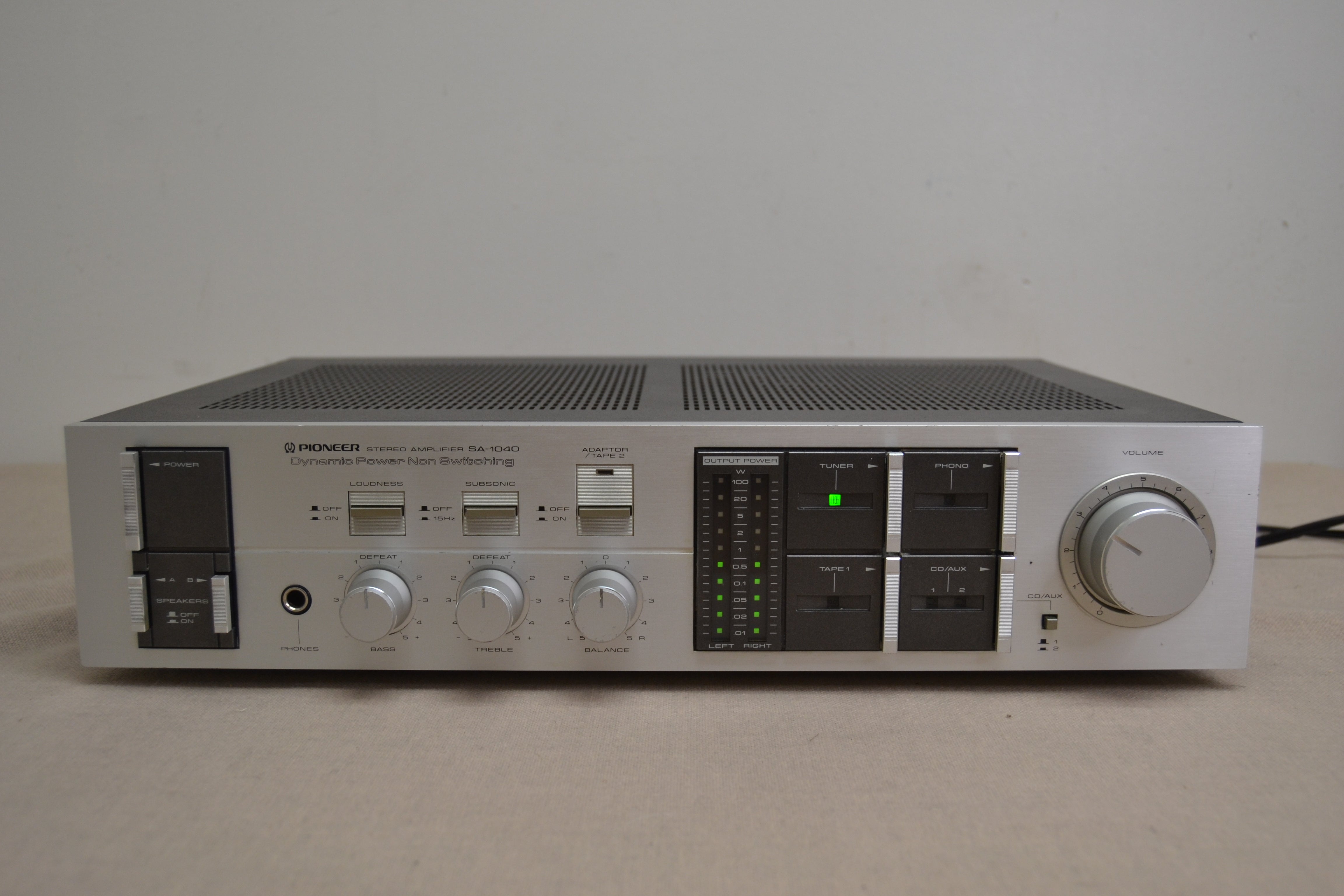 Pioneer SA-1040 Stereo Integrated Amplifier * 100W RMS * 1983