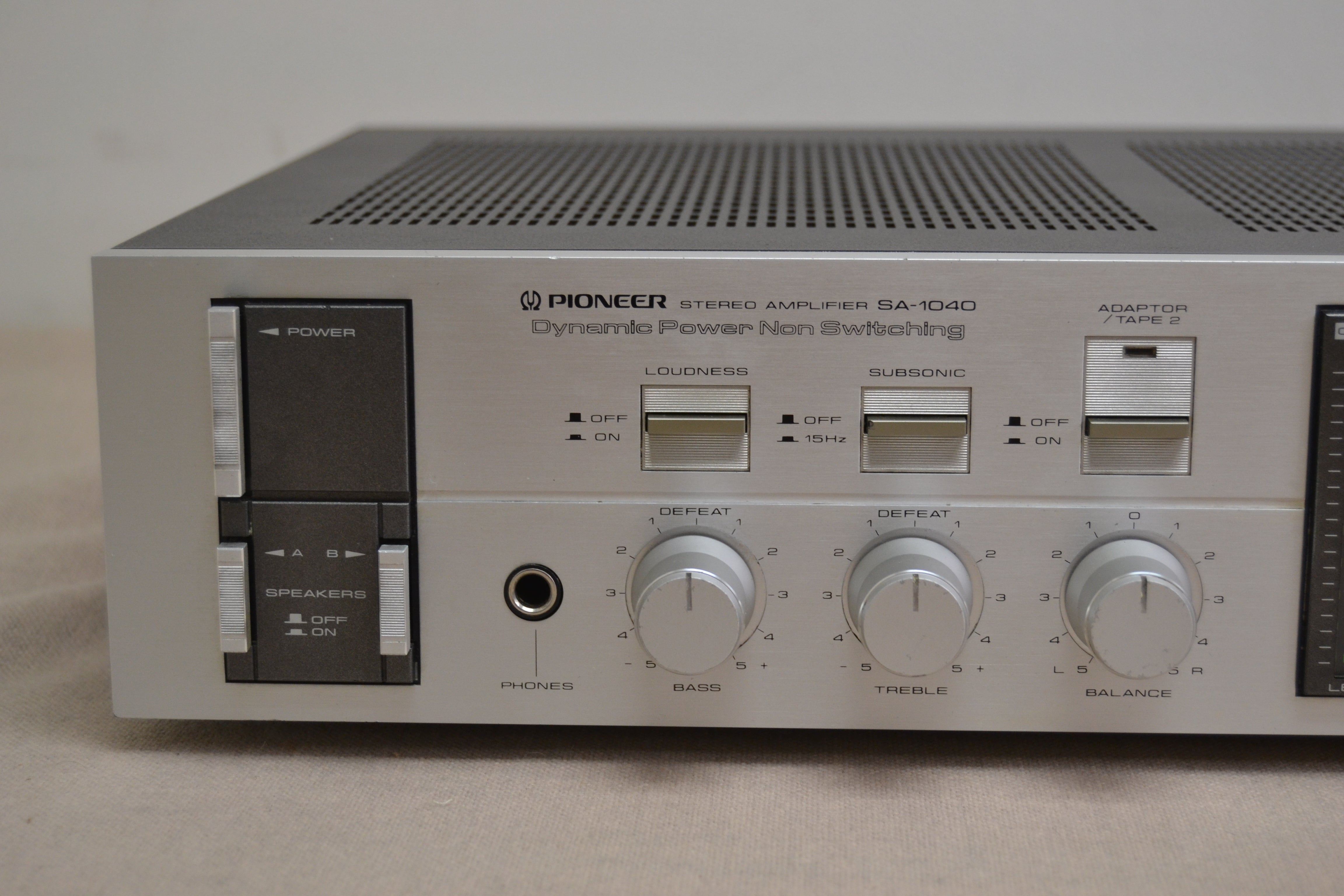 Pioneer SA-1040 Stereo Integrated Amplifier * 100W RMS * 1983