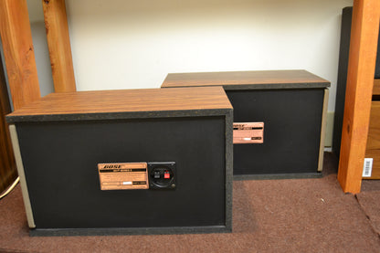 Bose 301 series II Bookshelf Speakers