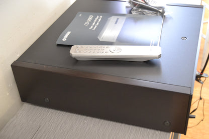 Yamaha CD-S1000 CD/SACD Single Player * Remote * Box * Manual