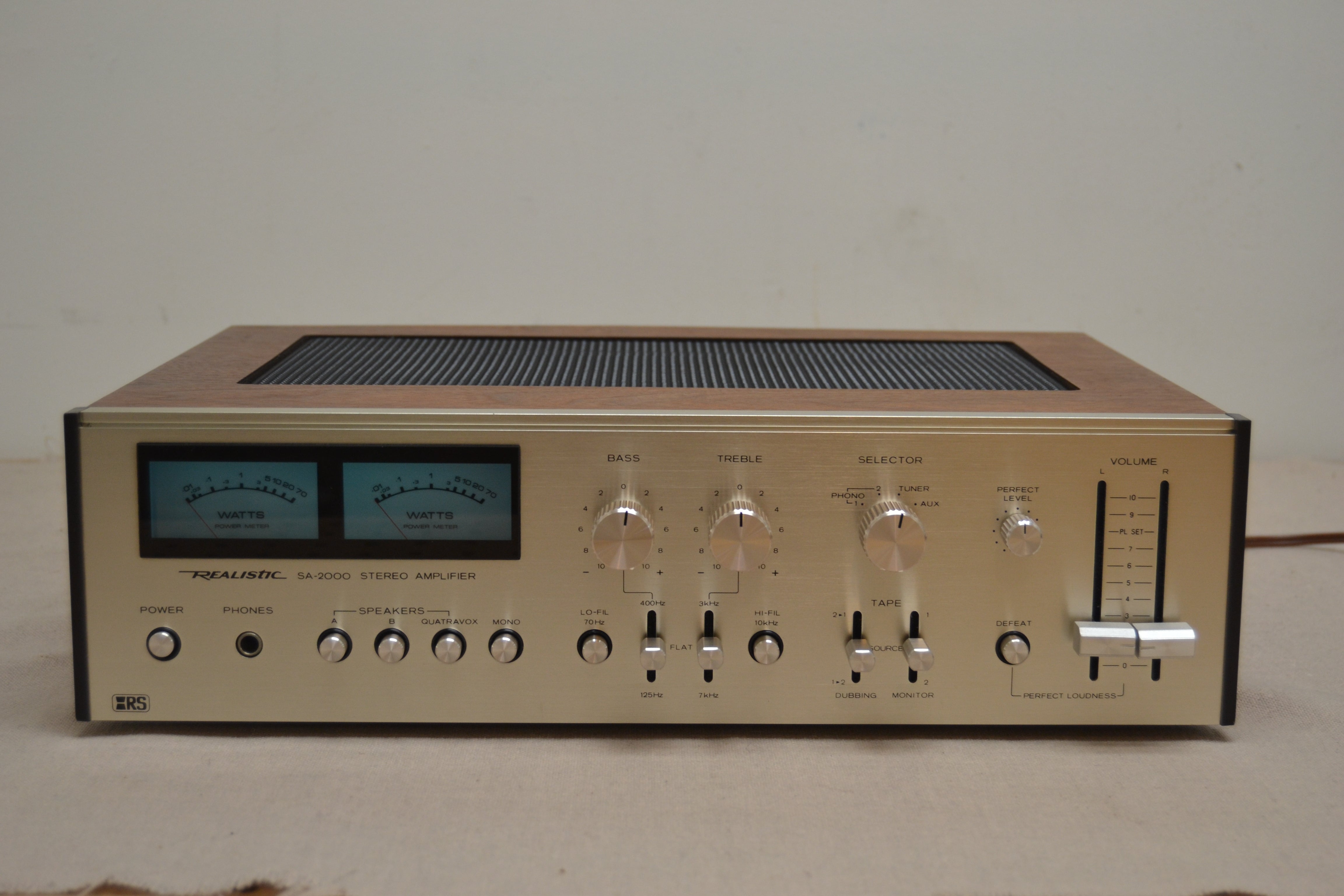 Realistic SA-2000 Stereo Integrated Amplifier * 55W * 1975 – The