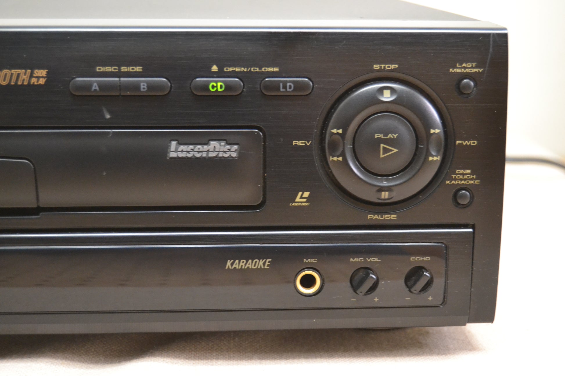 Lecteur LaserDisc Pioneer CLD-S104 avec télécommande Lecteur LaserDisc Pioneer CLD-S104 avec télécommande