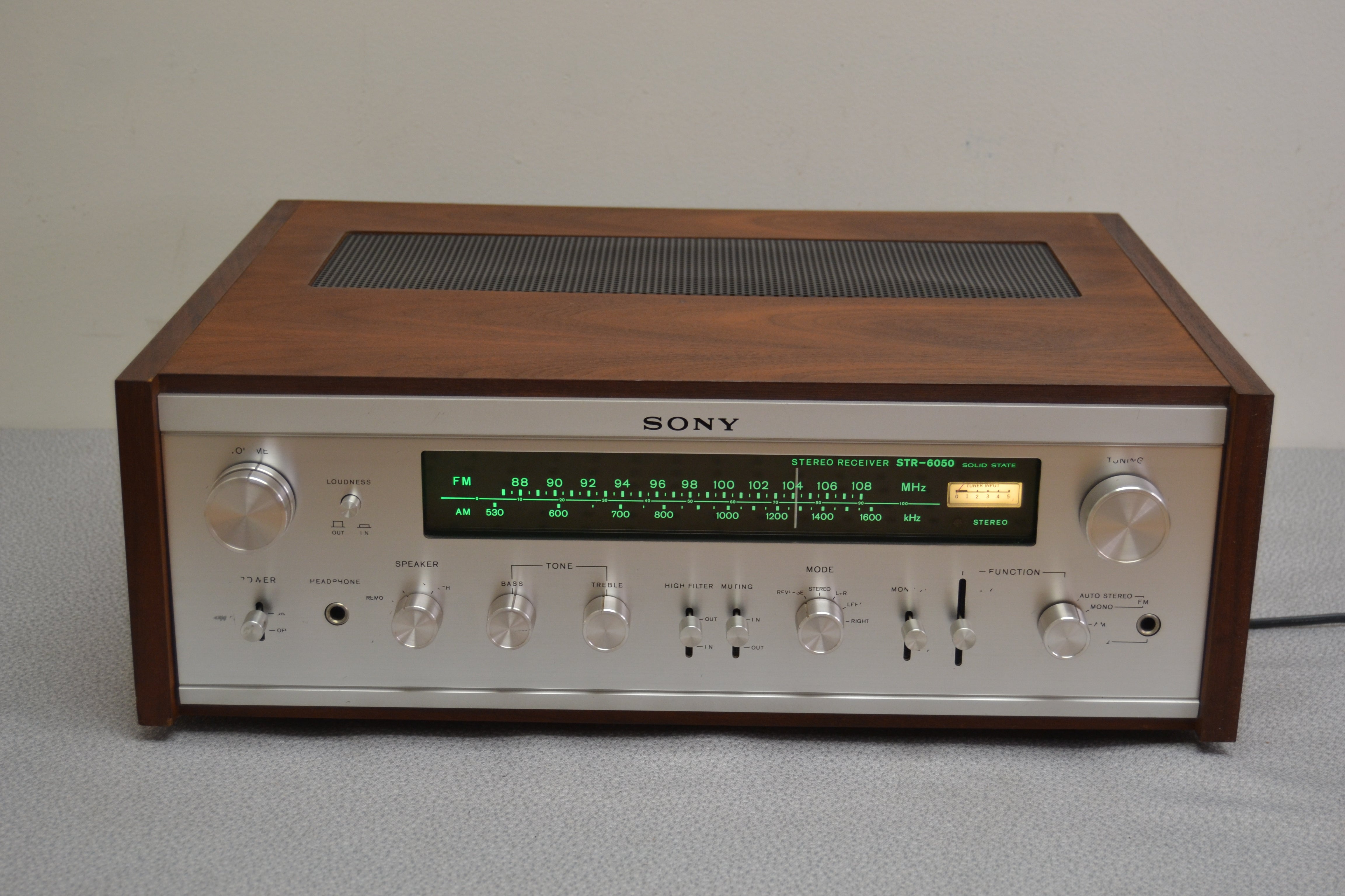 Sony STR-6050  AM/FM Stereo Receiver (1969) * 30W RMS * Fair Faceplate