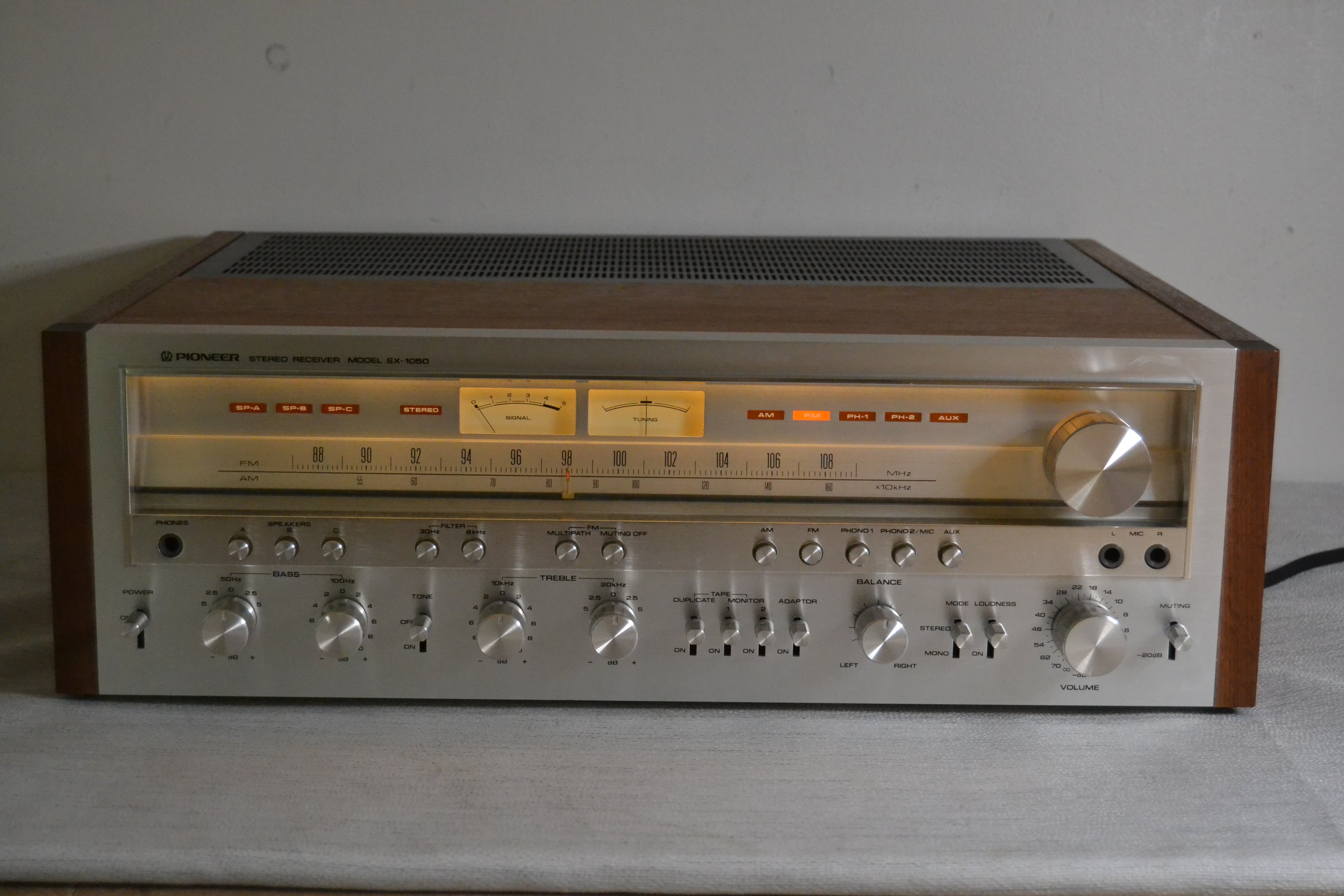 Pioneer SX-1050 Stereo Receiver * 120W RMS * Fully Serviced