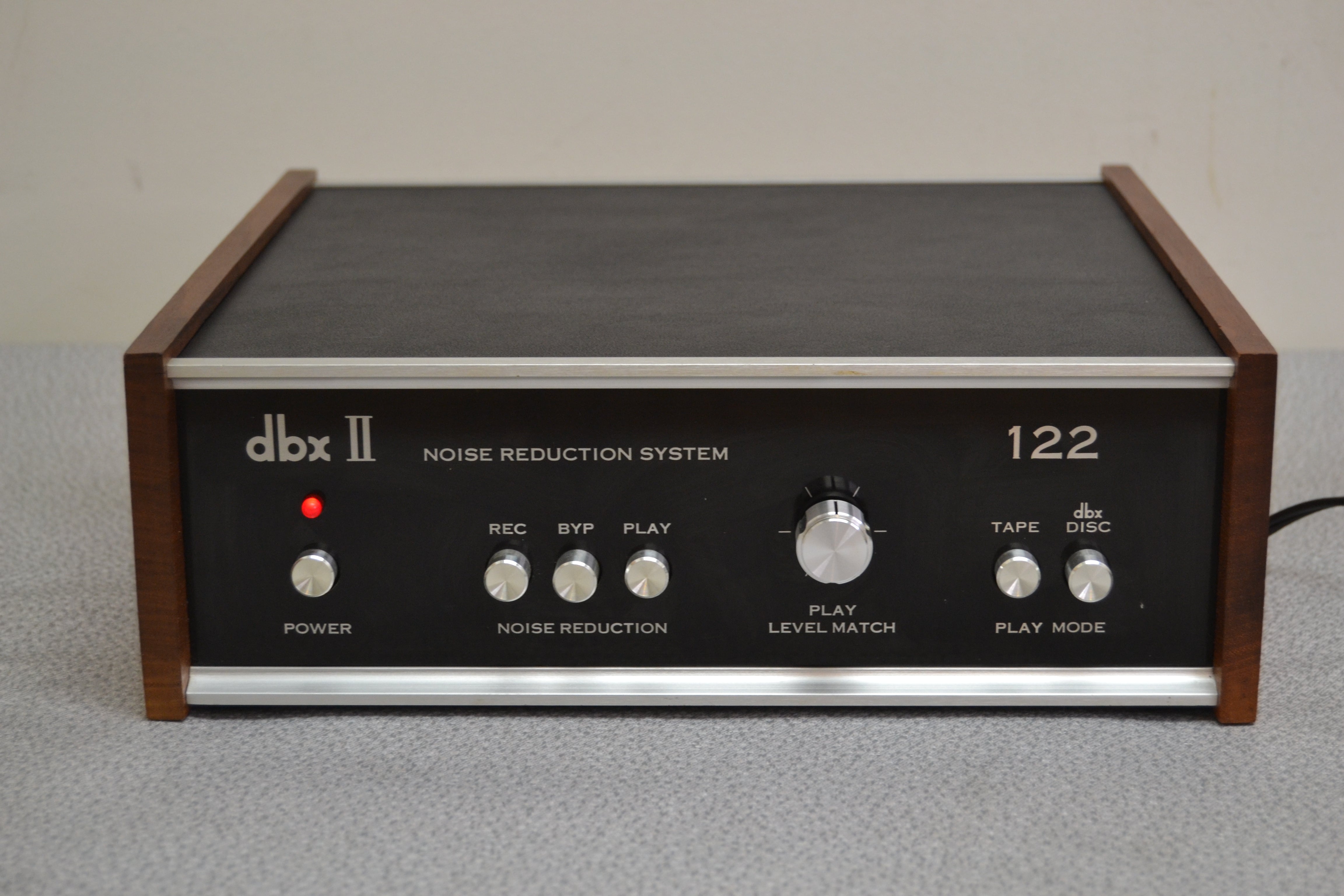 DBX 122  Tape Noise Reduction System * Fully Serviced