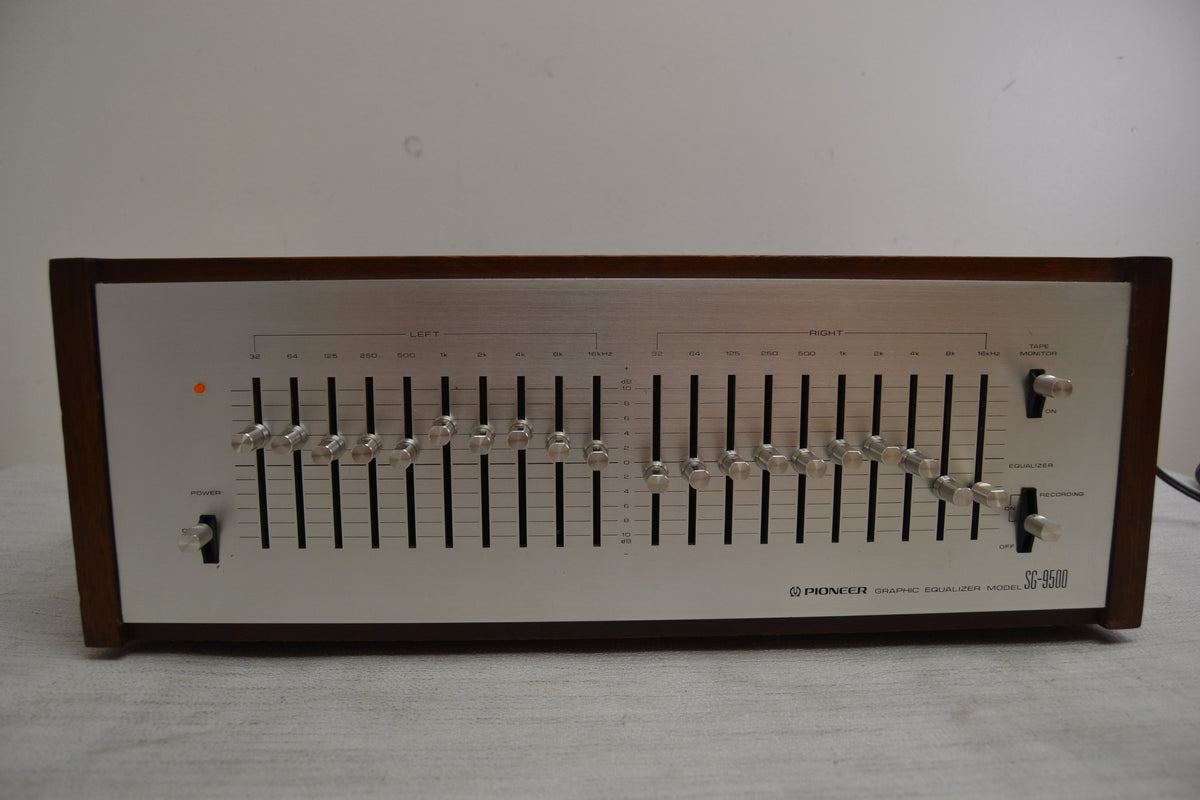 Pioneer SG-9500 Graphic Equalizer * Fully Serviced * Original Wood Case *