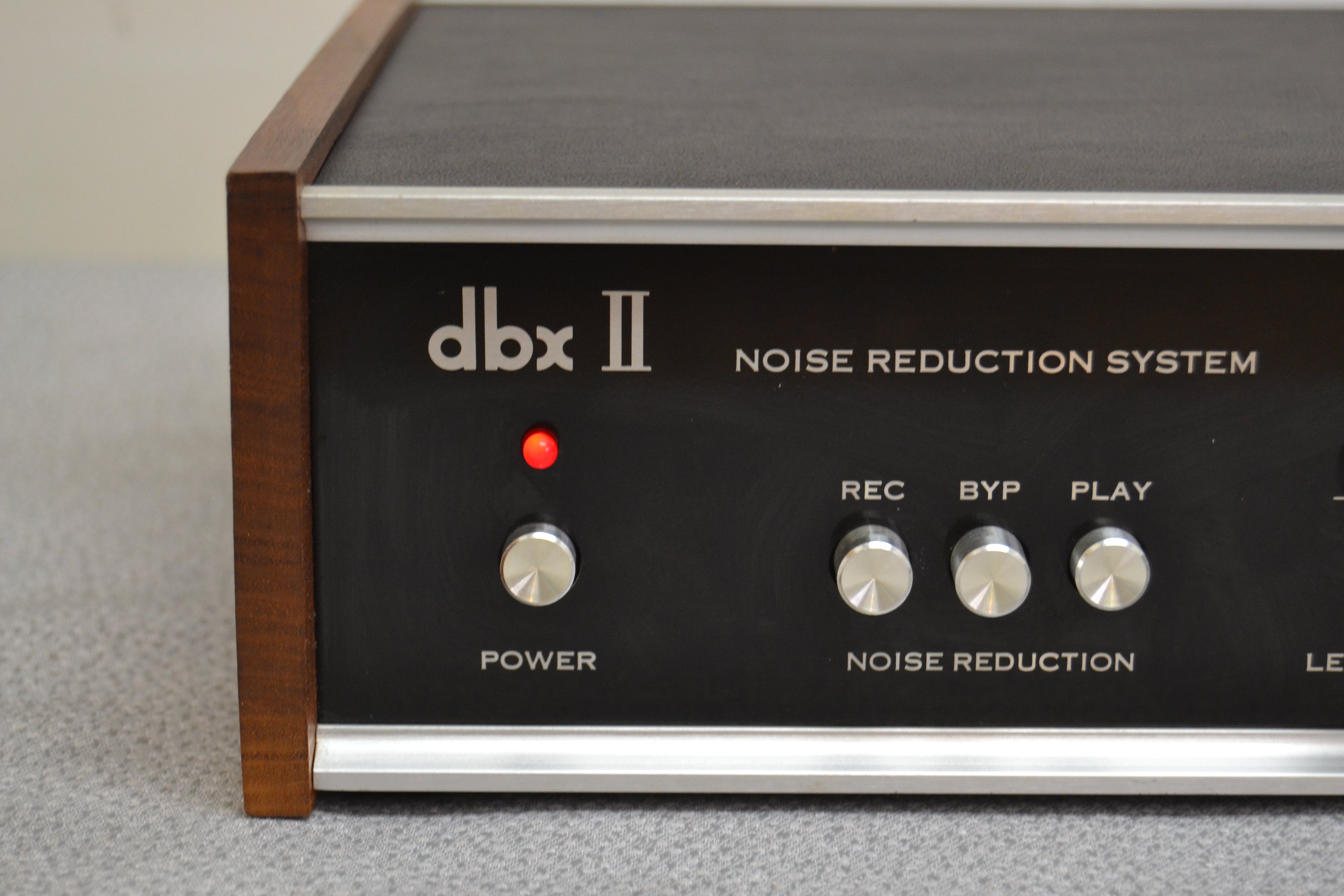 DBX 122  Tape Noise Reduction System * Fully Serviced