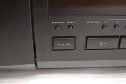 Sony Compact Disc Player CDP-CX53 Mega Storage 50 + 1 * Fully Serviced *