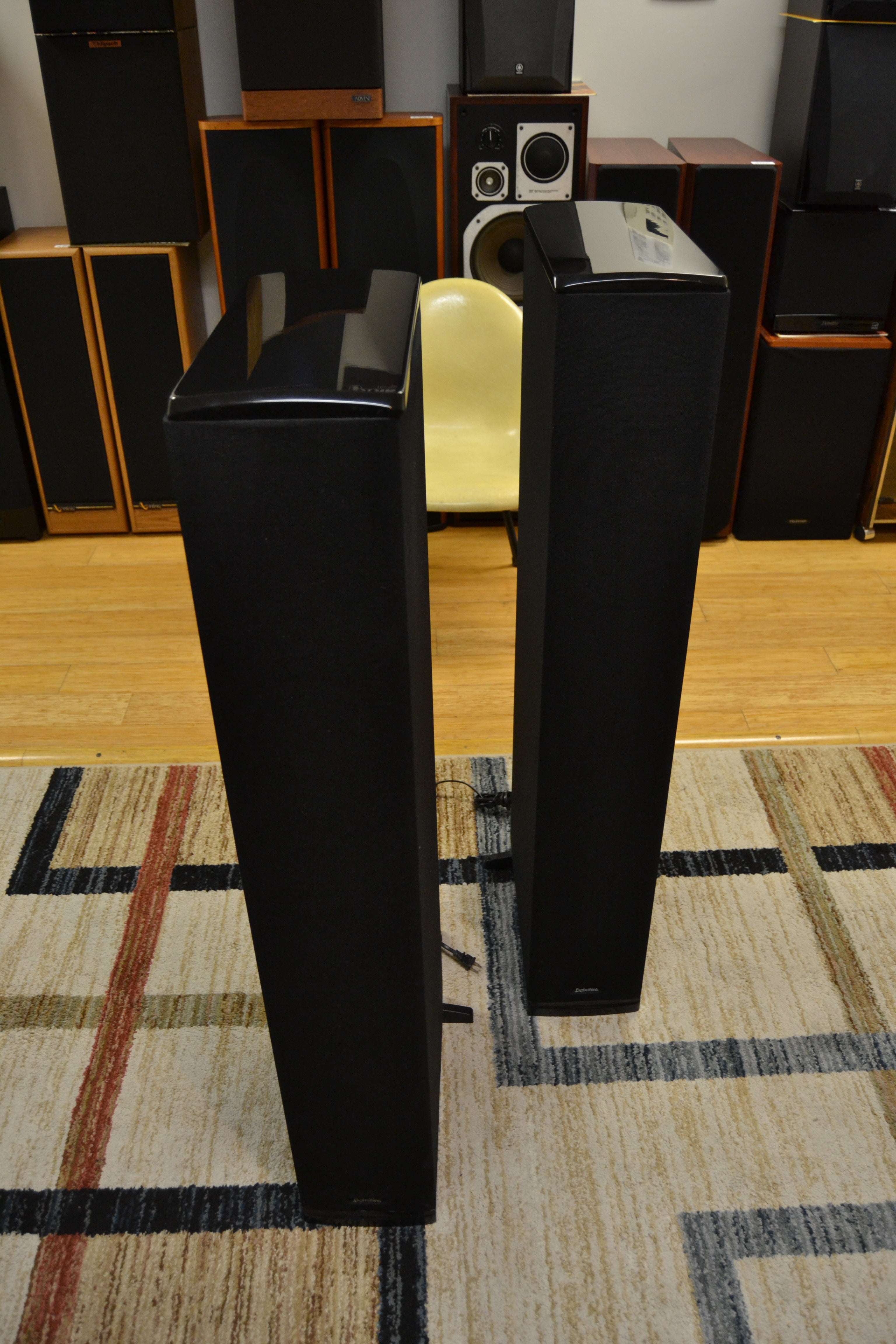 Definitive Technology BP7002 Bipolar floor-standing speakers with built-in powered subwoofers