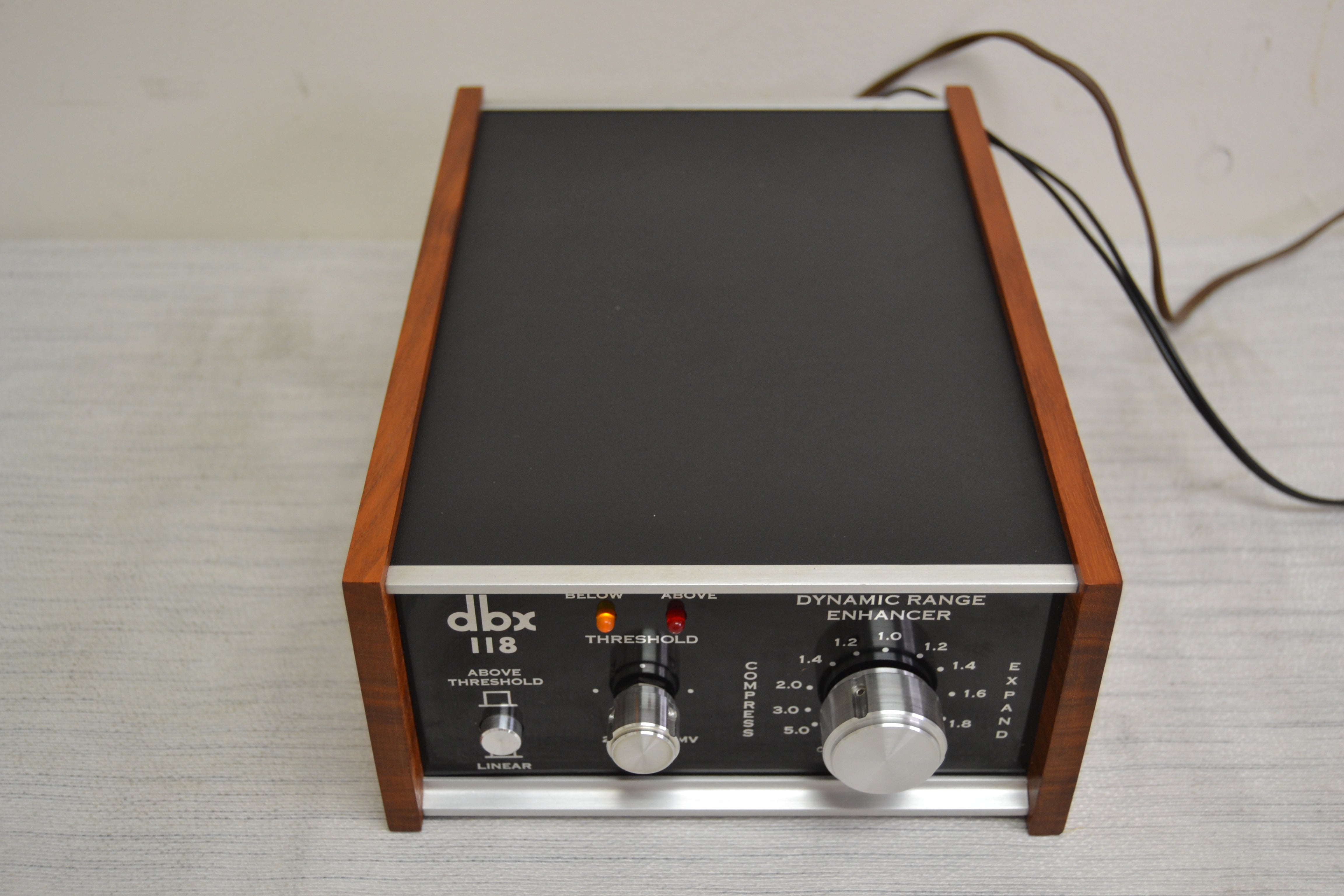 DBX 118 Classic Analog Dynamic Range Enhancer *Compressor/Expander