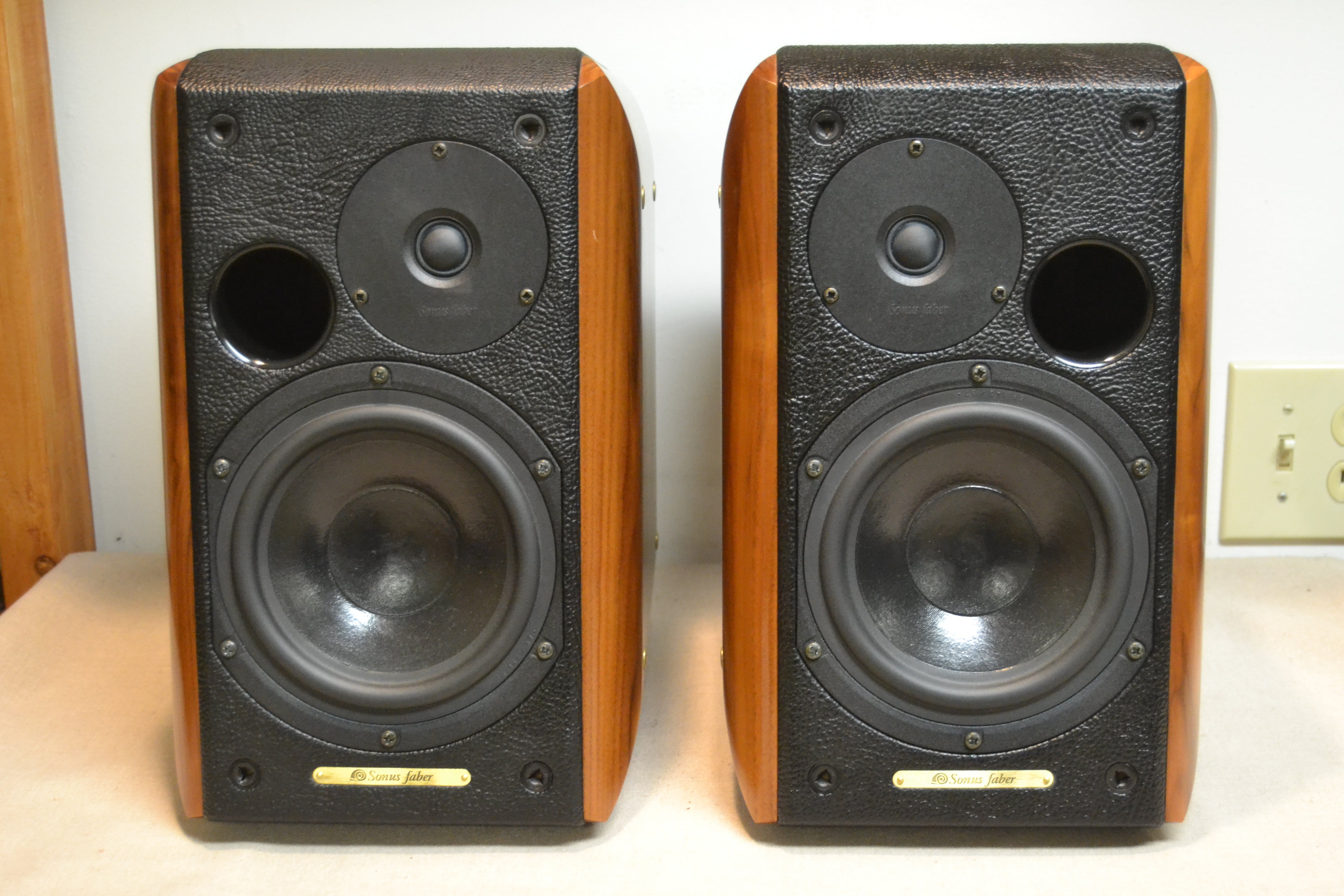 Sonus Faber CONCERTO Bookshelf Speakers * Consecutive Serials