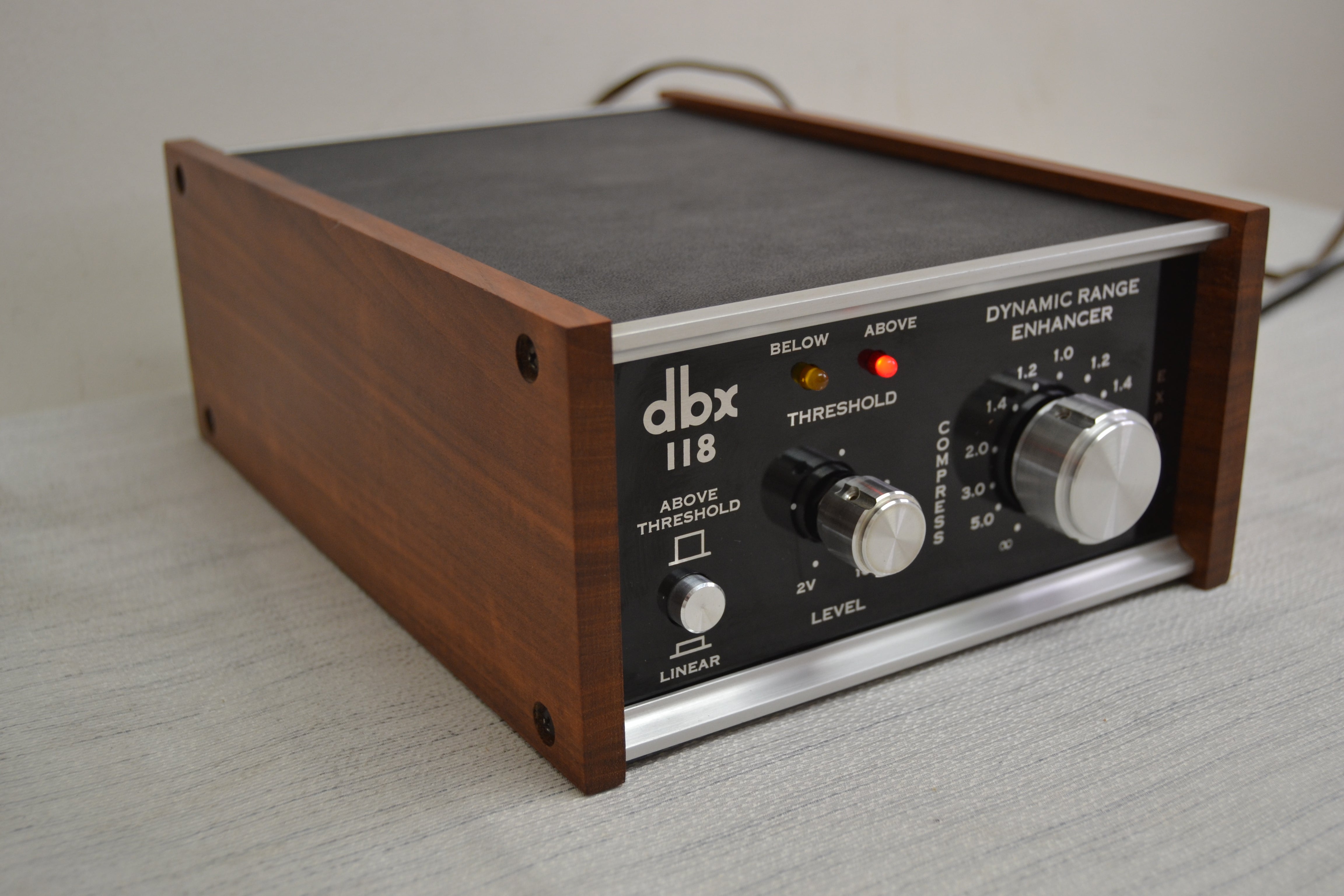 DBX 118 Classic Analog Dynamic Range Enhancer *Compressor/Expander