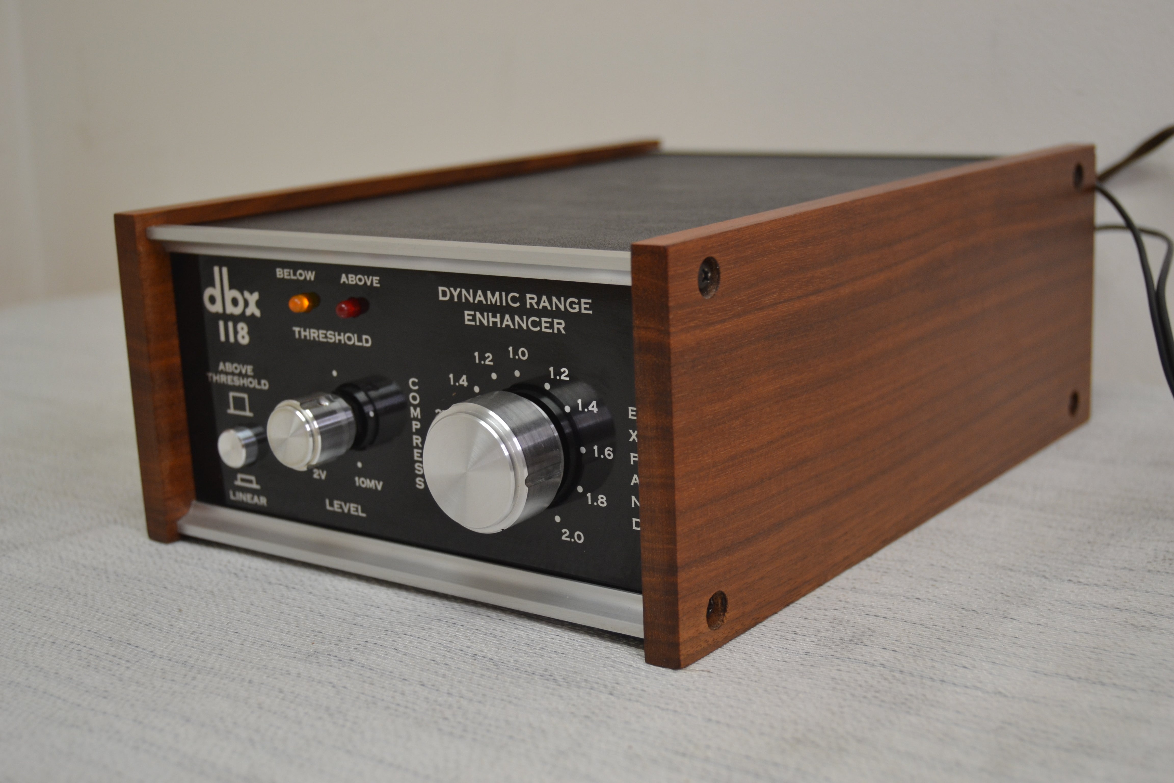 DBX 118 Classic Analog Dynamic Range Enhancer *Compressor/Expander