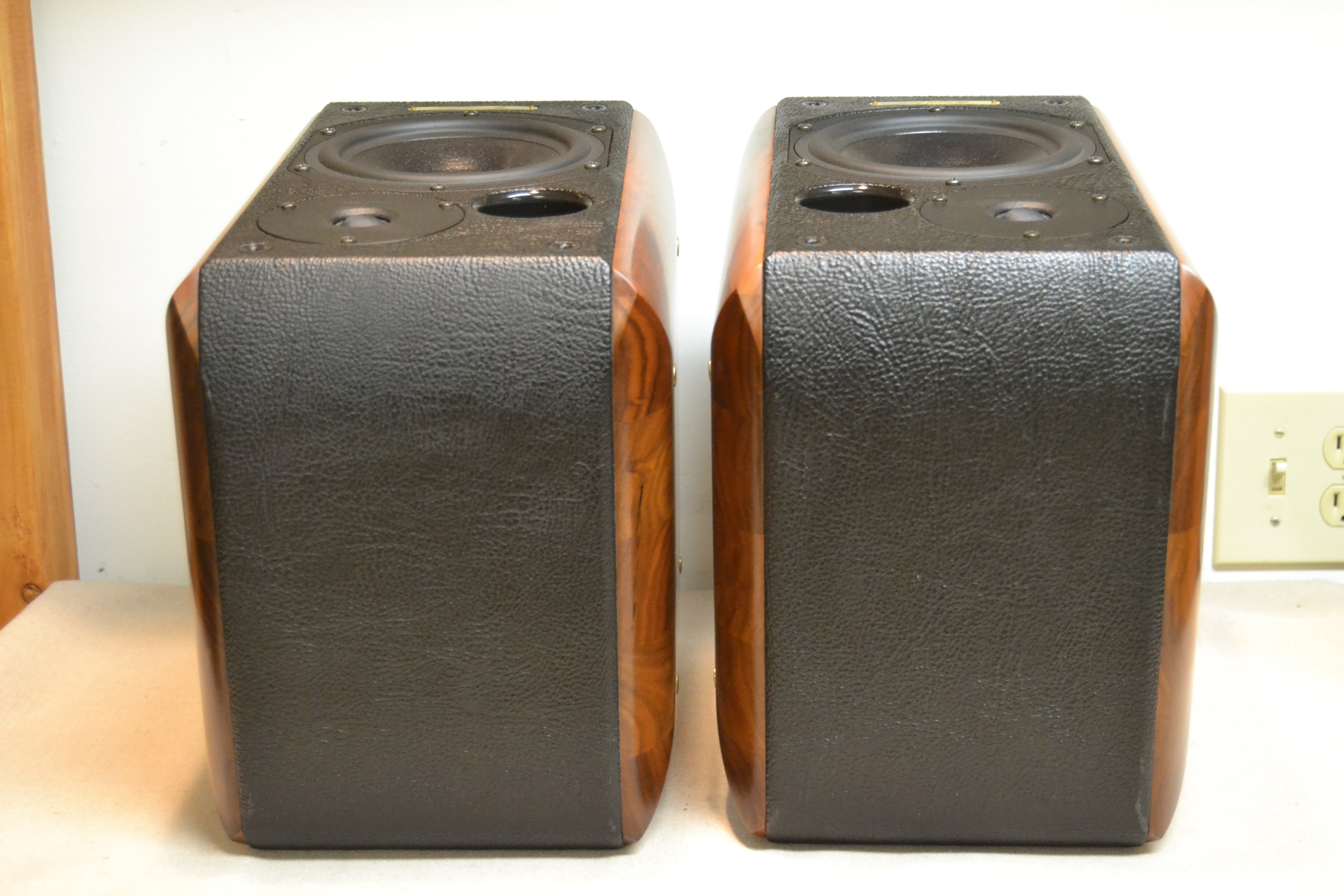 Sonus Faber CONCERTO Bookshelf Speakers * Consecutive Serials