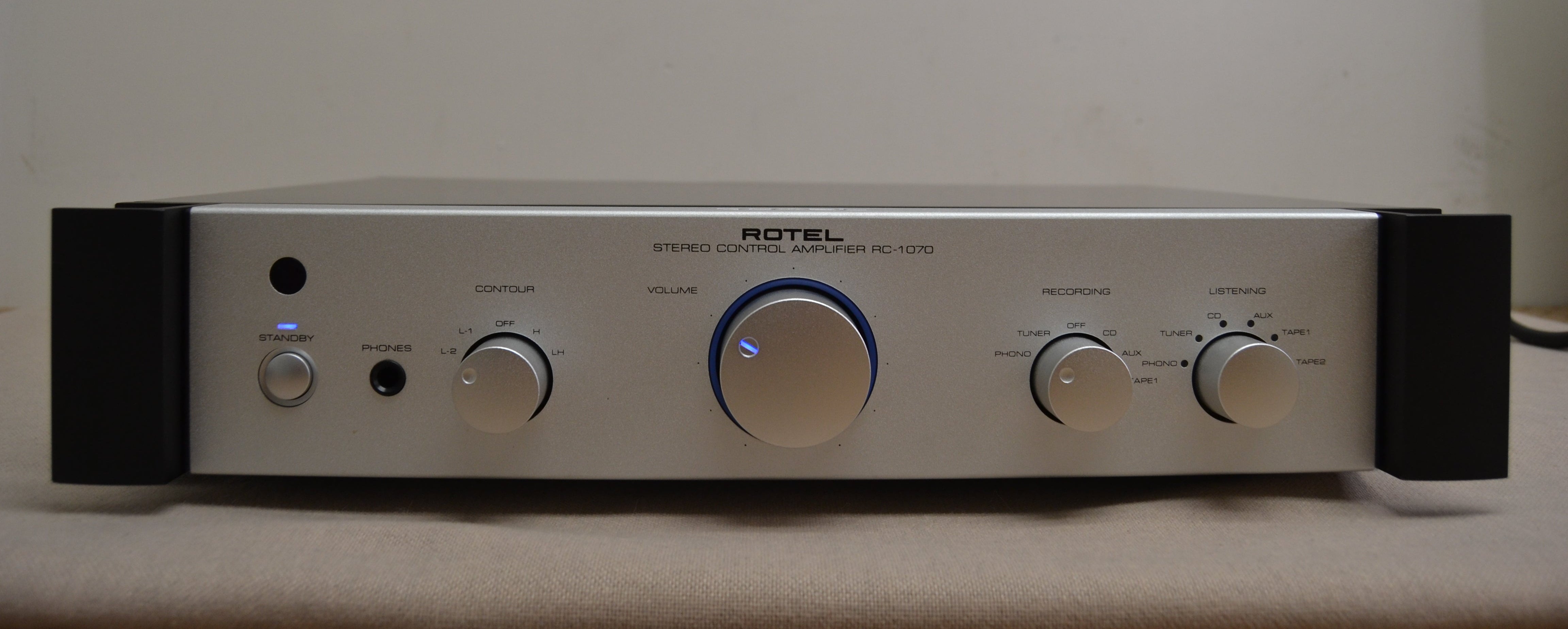 Rotel RC-1070 Stereo Preamplifier * Remote Control