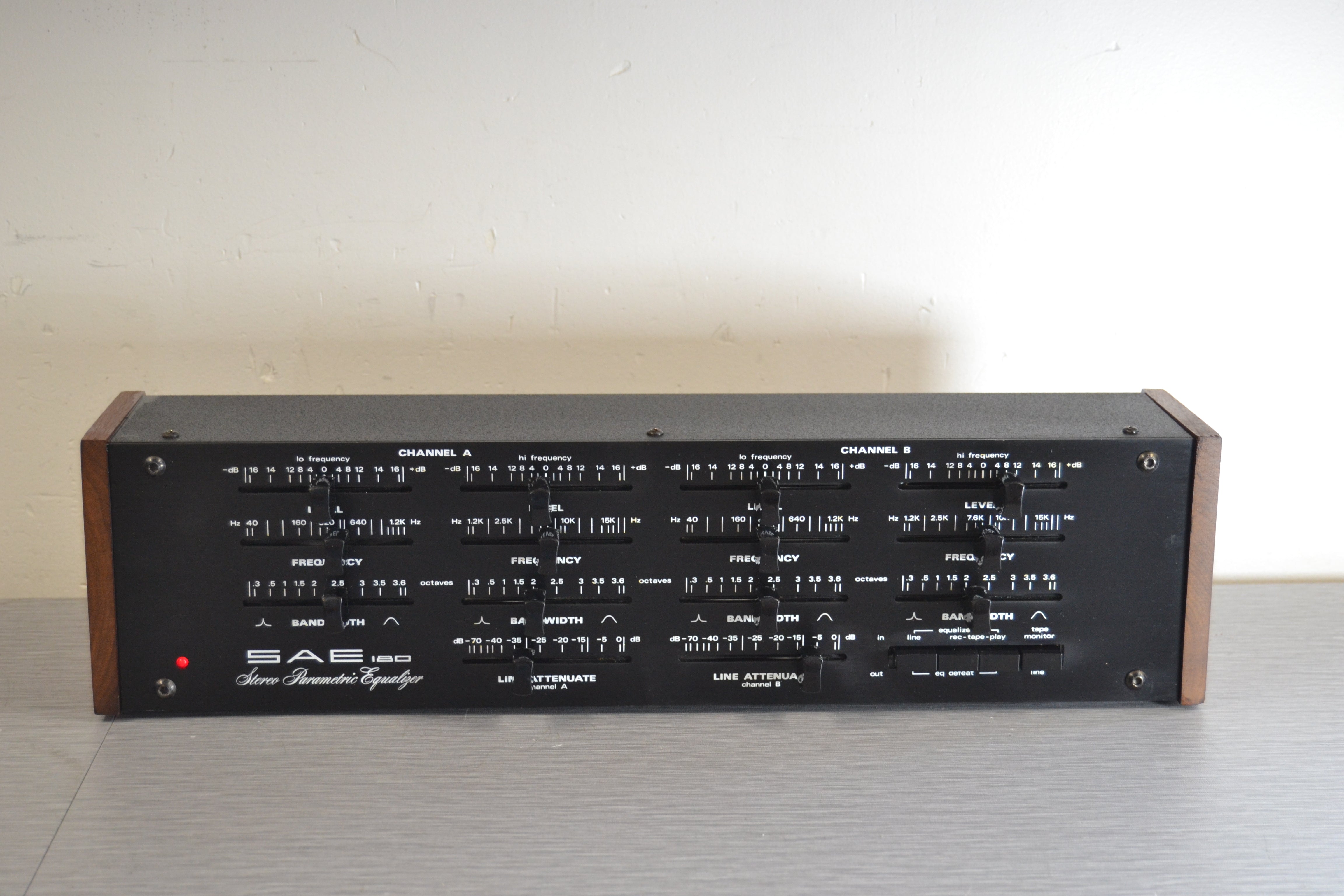 SAE 180 Stereo Parametric Equalizer – The Turntable Store