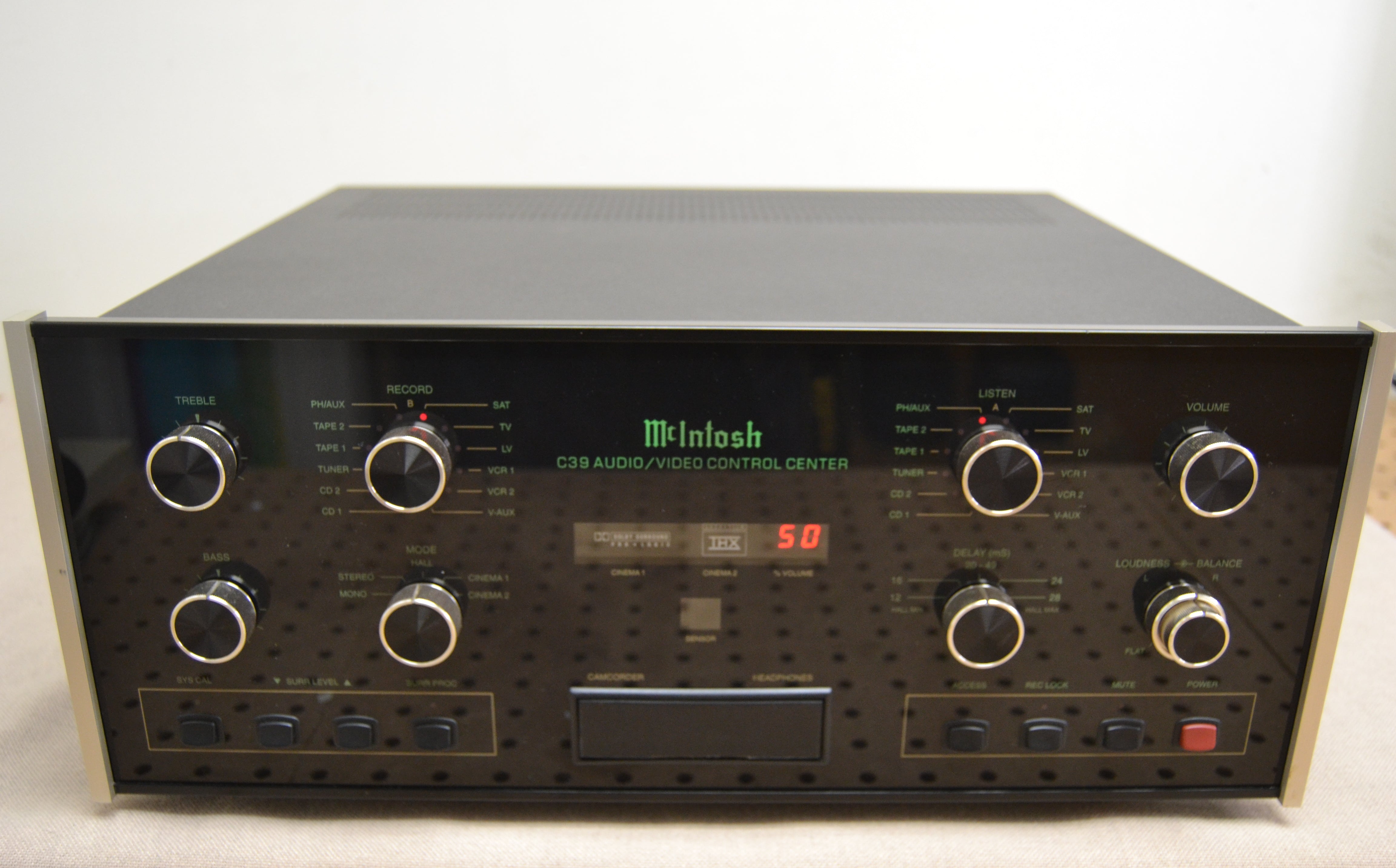 McIntosh C39 2-Channel Solid State Audio/Video Control Center Preamplifier * NEW Front Glass * Fully Serviced