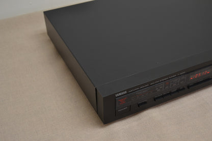 Yamaha T-1000 AM/FM Stereo Tuner