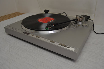 Hitachi HT-40S Turntable * Fully Serviced *
