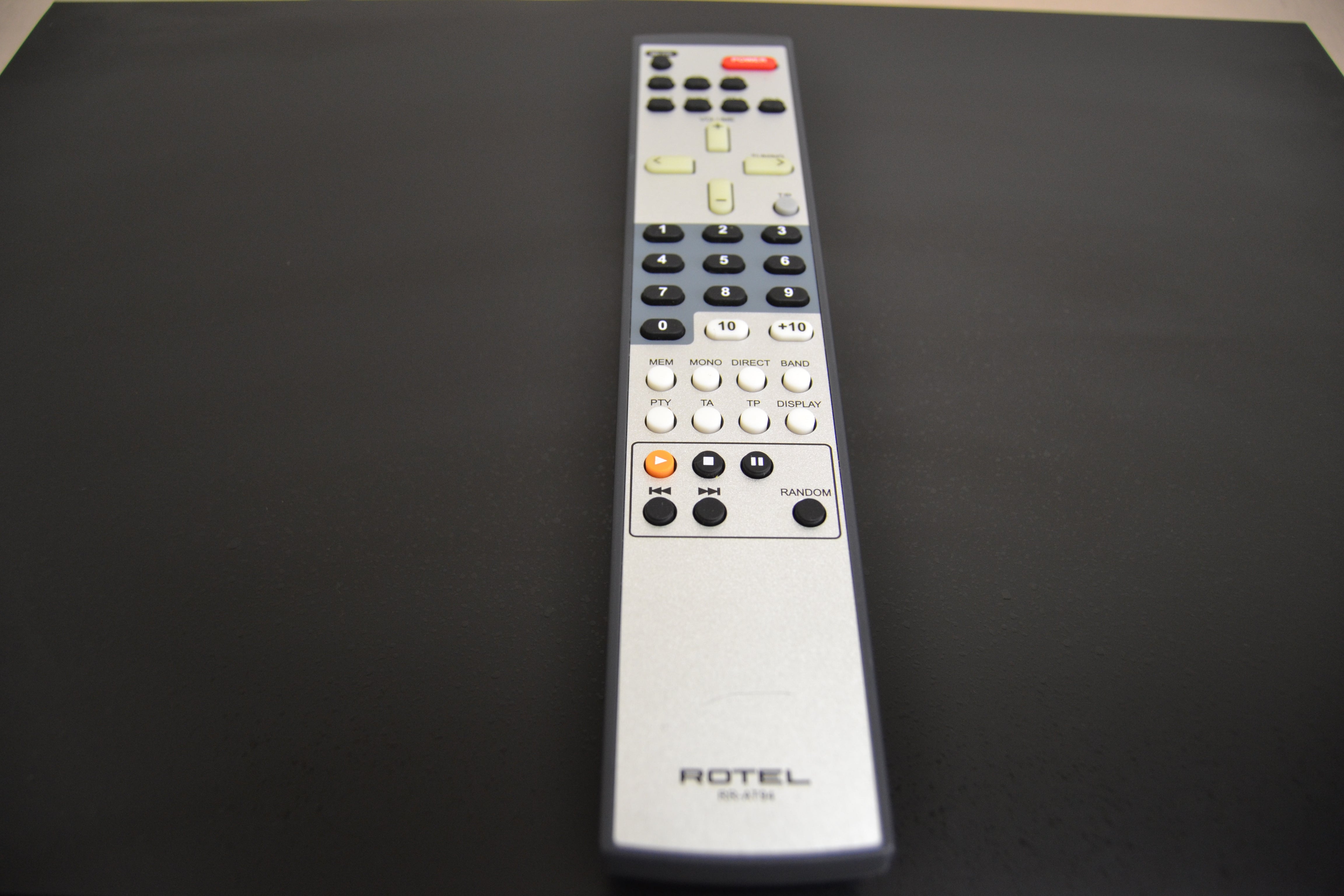 Rotel RC-1070 Stereo Preamplifier * Remote Control