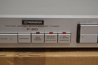 Pioneer F-90 Stereo Tuner * Box