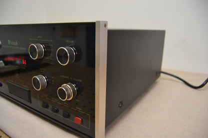 McIntosh C39 2-Channel Solid State Audio/Video Control Center Preamplifier * NEW Front Glass * Fully Serviced
