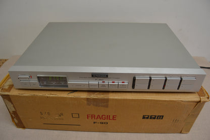 Pioneer F-90 Stereo Tuner * Box