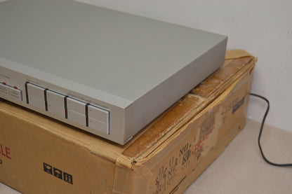 Pioneer F-90 Stereo Tuner * Box
