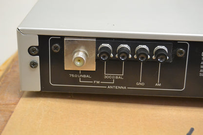 Pioneer F-90 Stereo Tuner * Box