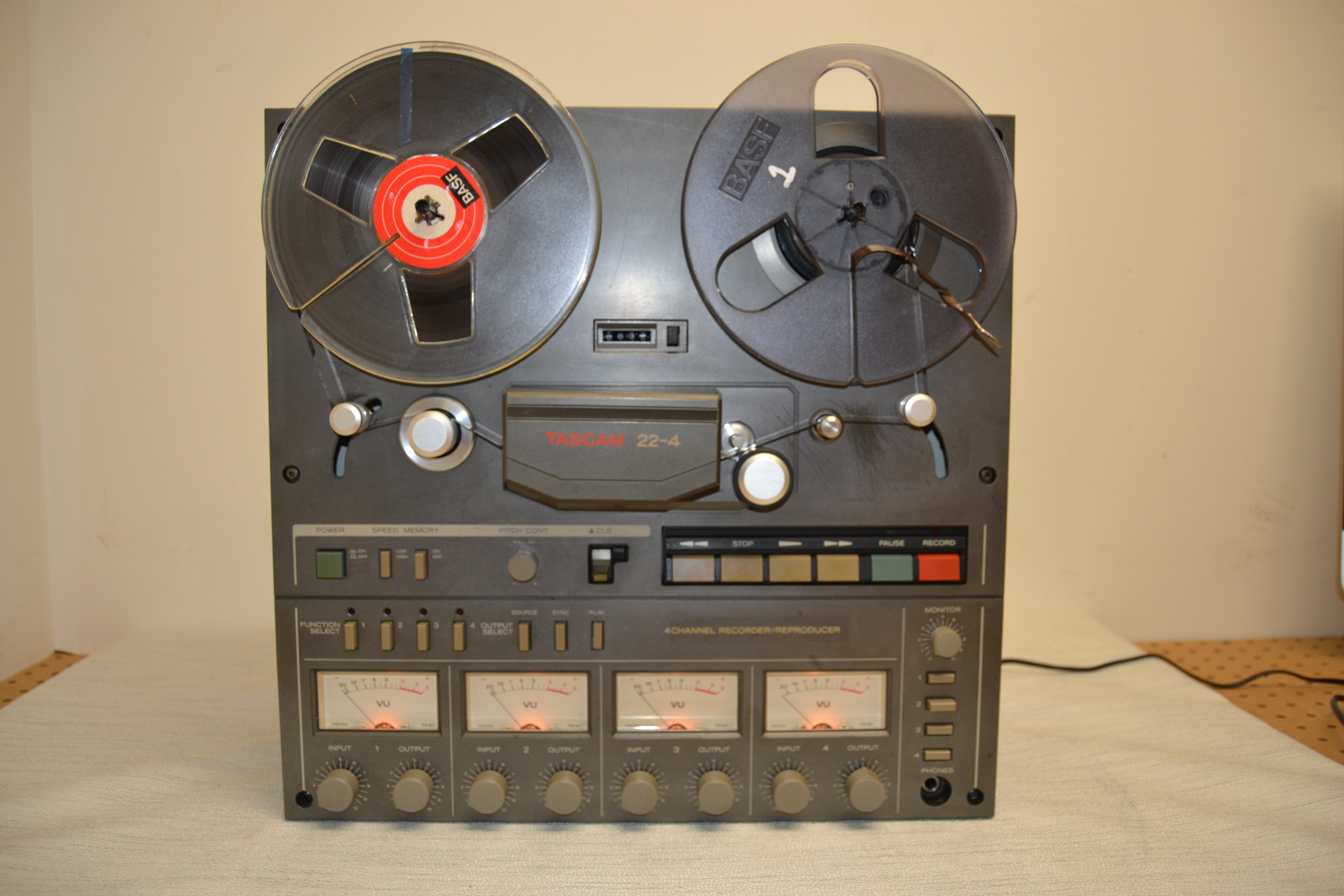 Teac Tascam 22-4 Reel to Reel Deck * Fully Serviced * new Belts !!!!