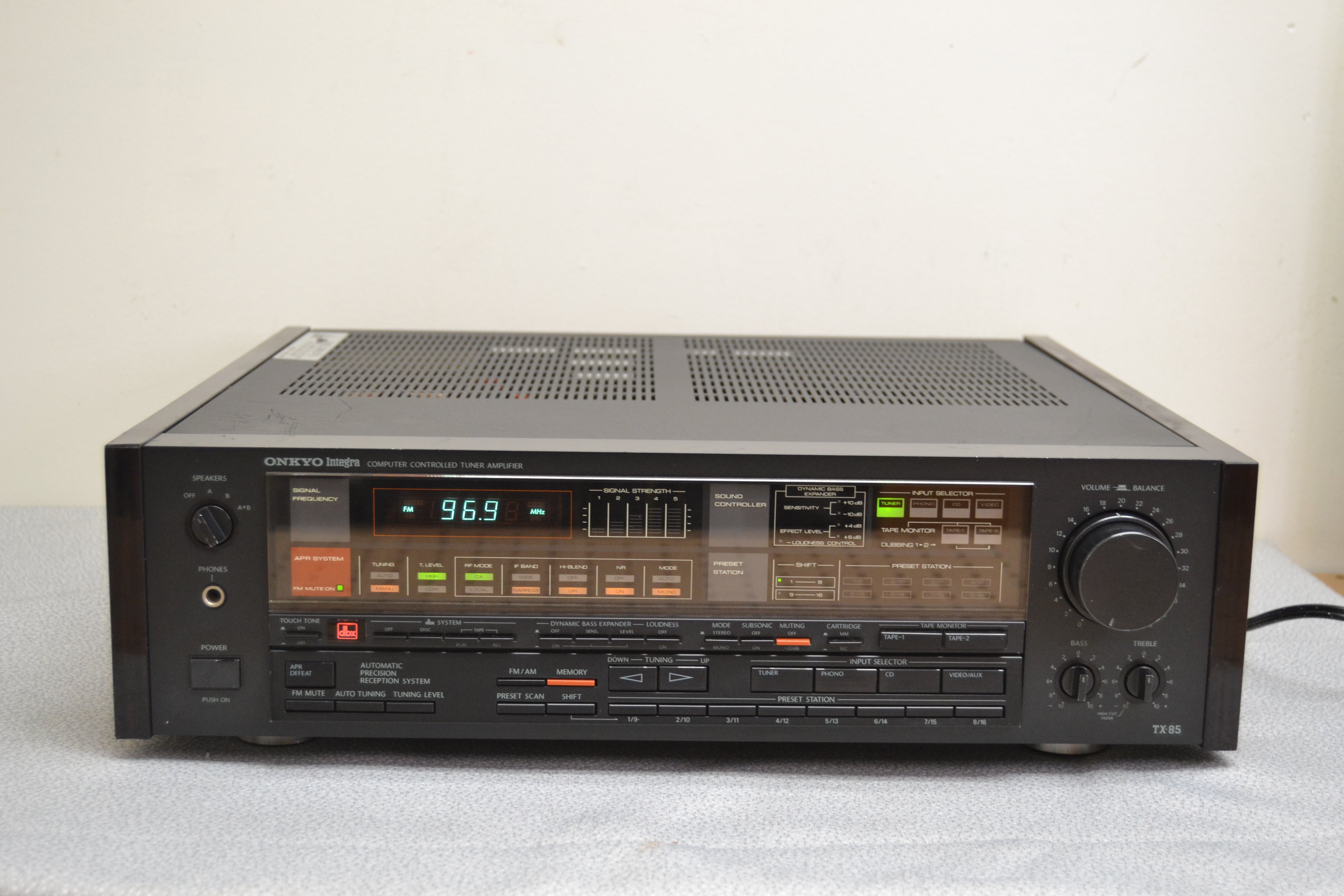 Onkyo TX-85 Stereo Receiver * 80W RMS * DBX