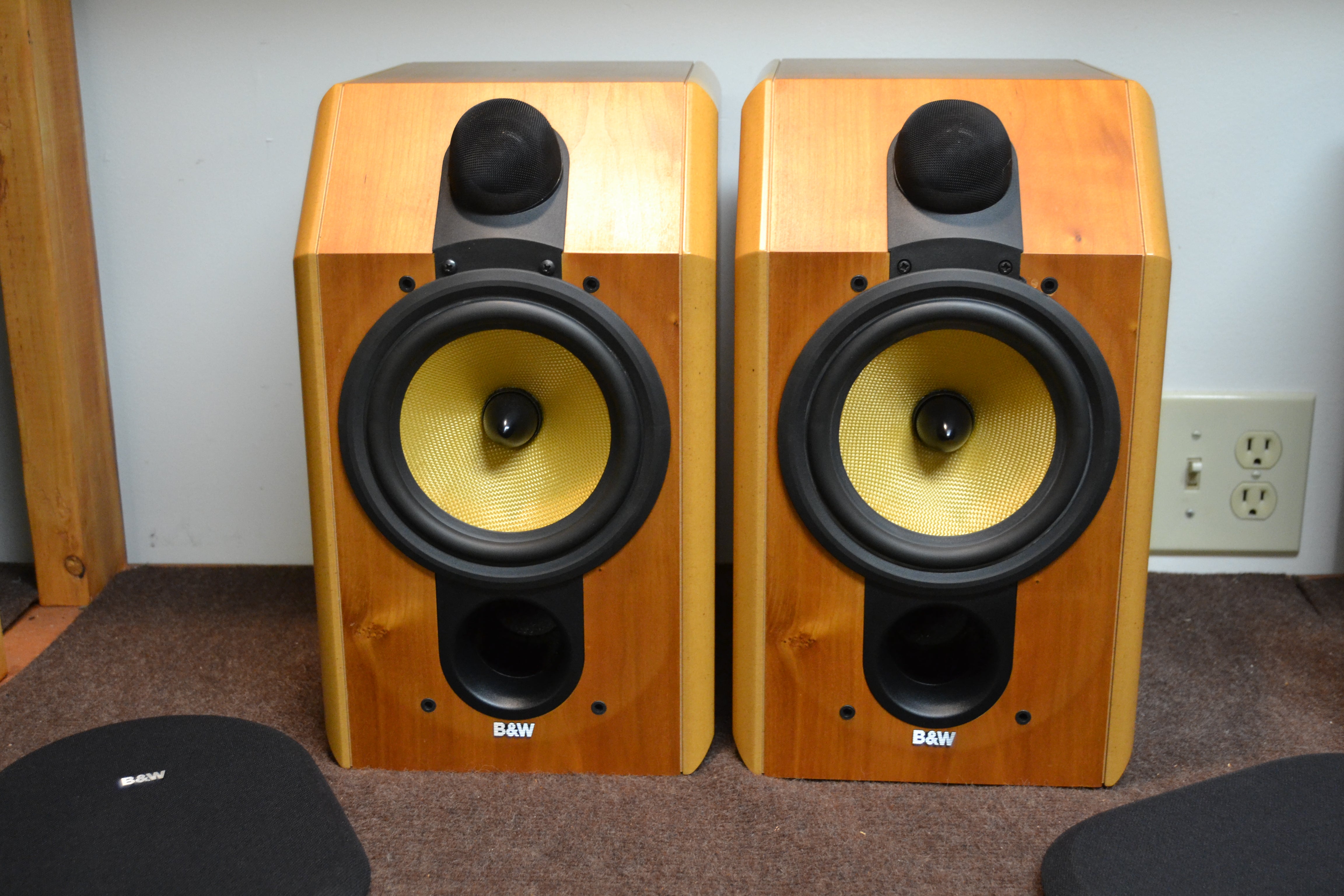 スピーカー B&W(Bowers&Wilkins) CDM1 Bower & Wilkins B&W CDM1 SE Bookshelf Speakers – The Turntable Store