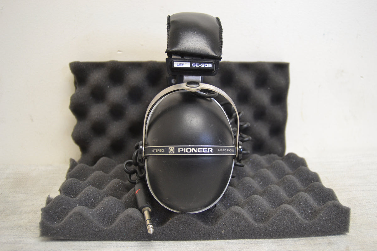 Pioneer SE-305 Headphones * Fully Functional *
