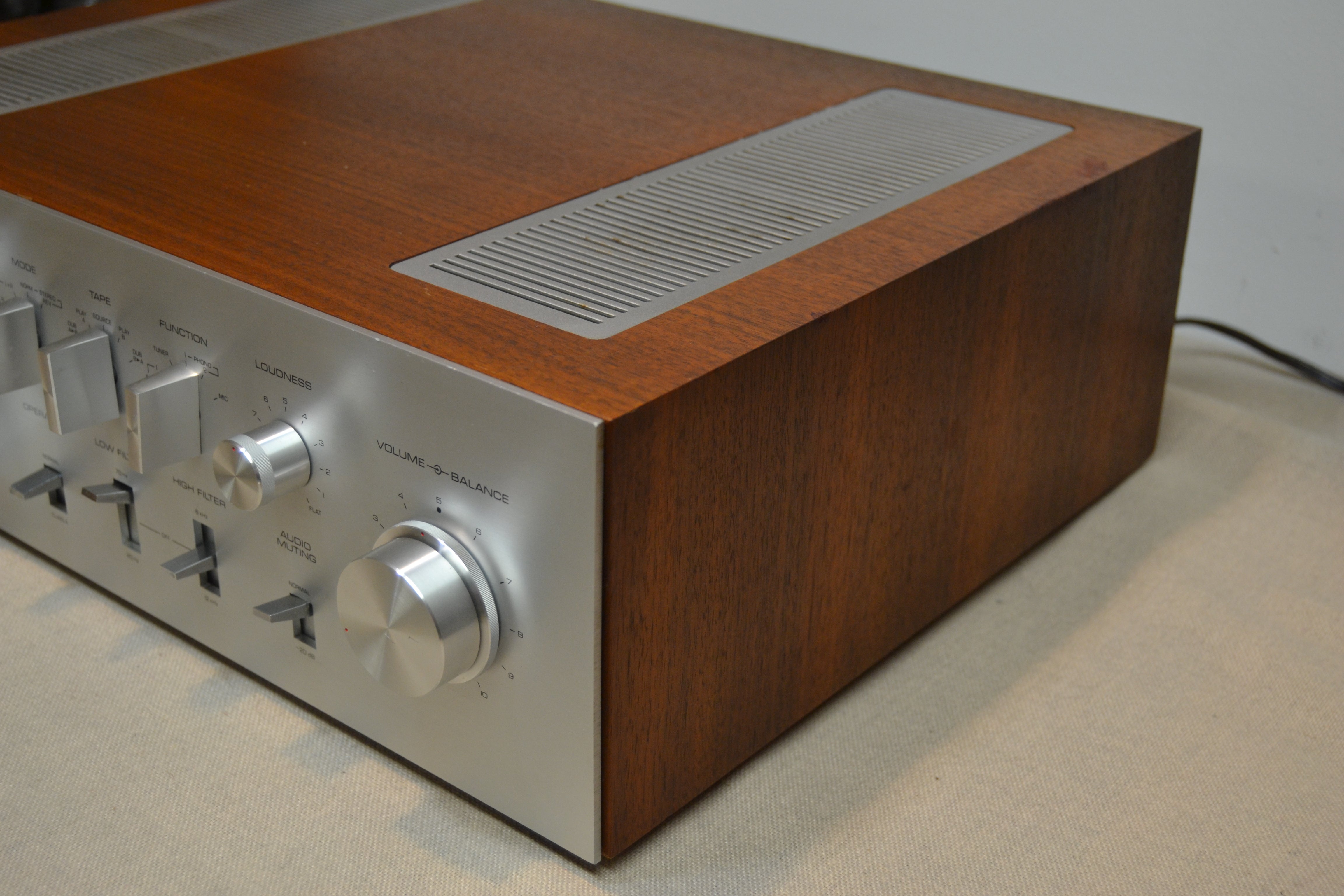 Yamaha CA-1000 Stereo Integrated Amplifier * 70W RMS * 1974 – The