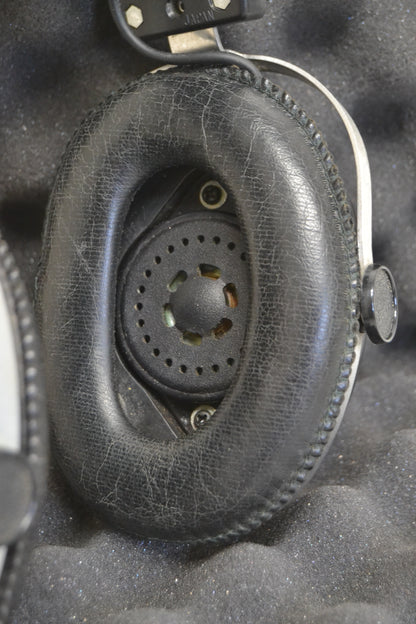 Pioneer SE-305 Headphones * Fully Functional *