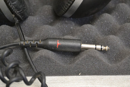 Pioneer SE-305 Headphones * Fully Functional *