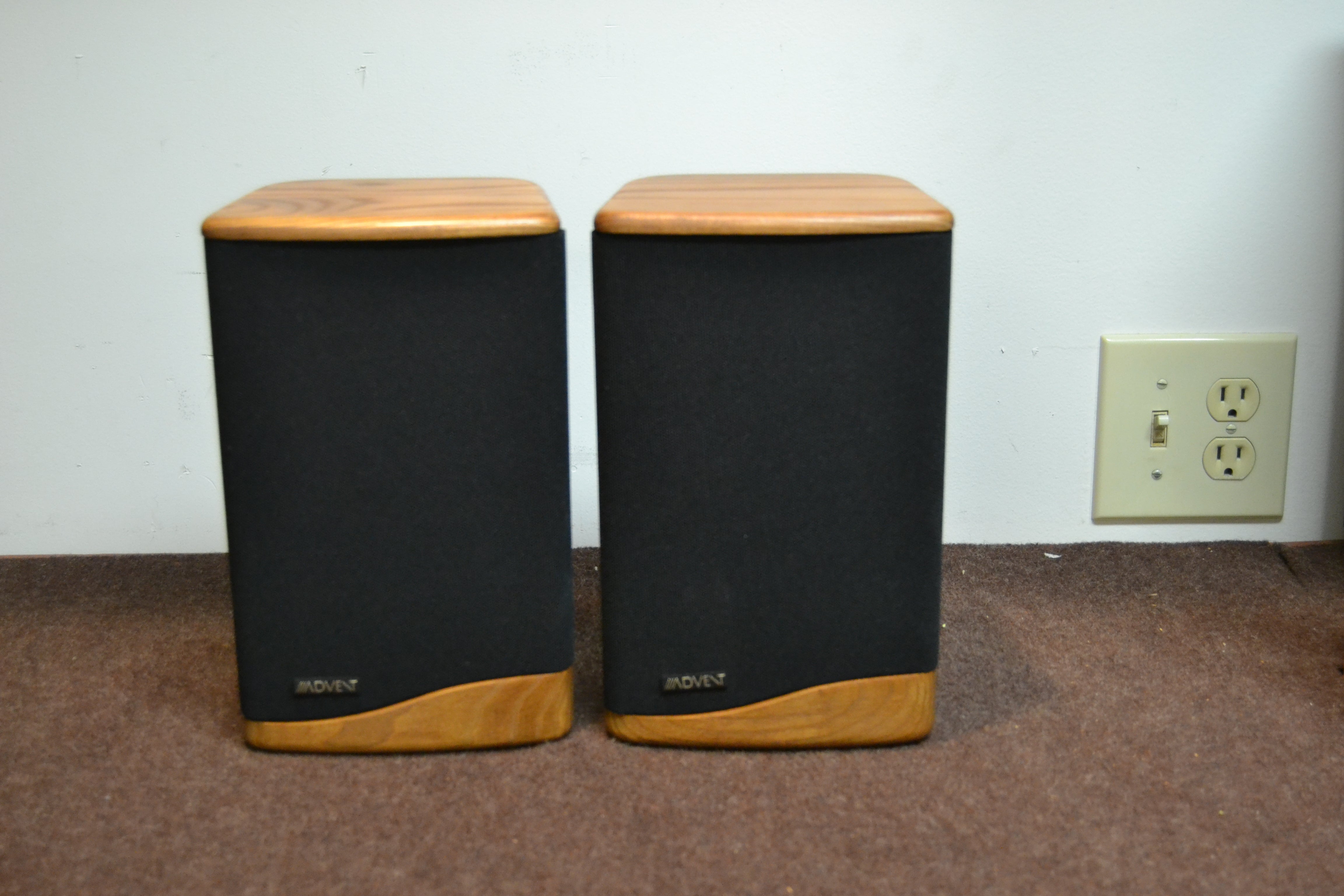 Advent Mini Advent II Bookshelf Speakers * Refoamed 2026 *