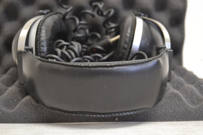 Pioneer SE-305 Headphones * Fully Functional *