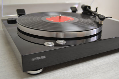 Yamaha TT-S303BL Belt-Driven Turntable with Built-in Phono Preamp 8 Fully Serviced * NEW Audio Technica Cartridge