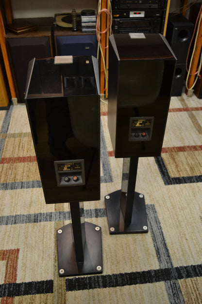 FOCAL Chorus 5 807V Bookshelf with Original Stands