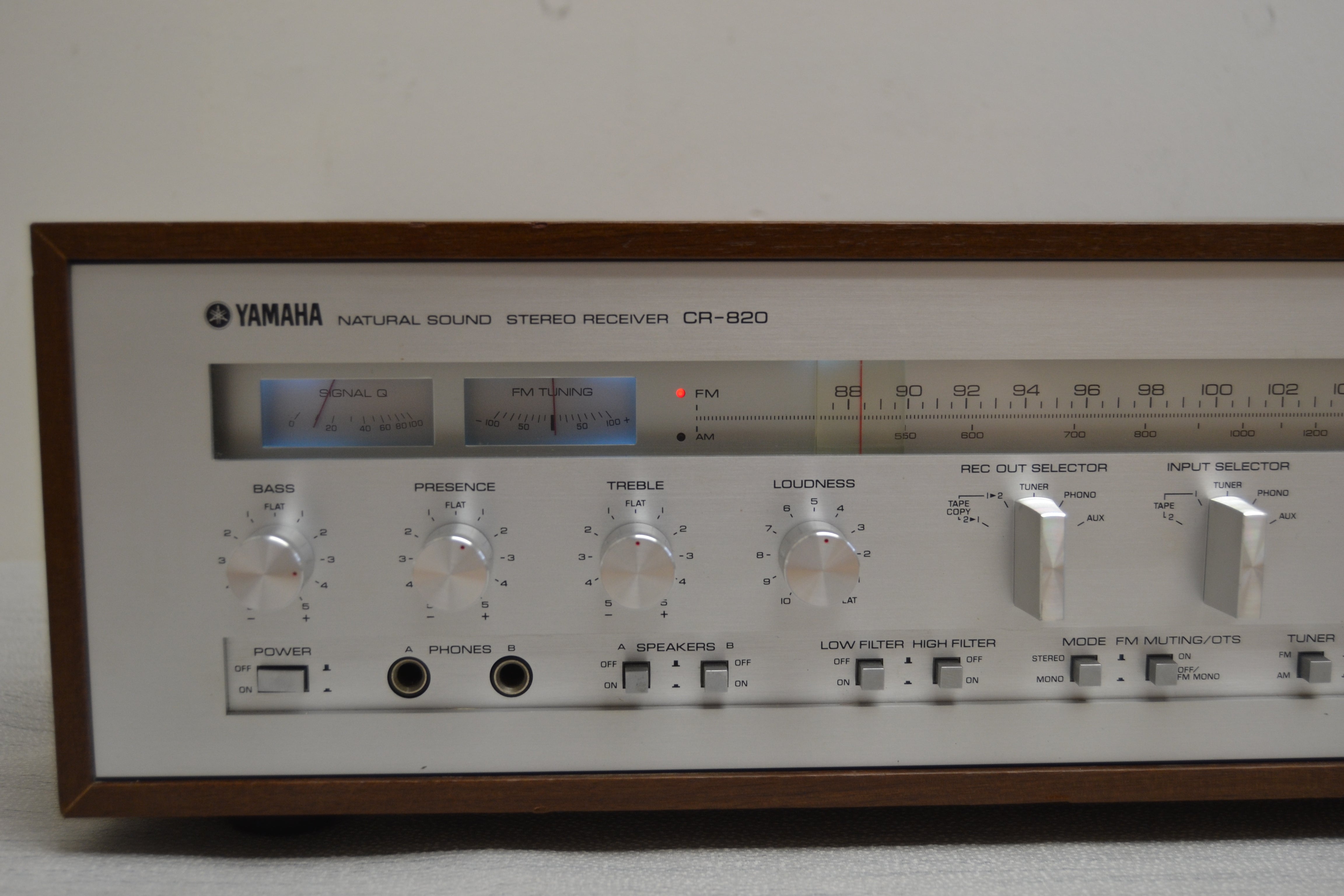 Yamaha CR-820 Stereo Receiver * 50W RMS * Fully Serviced *