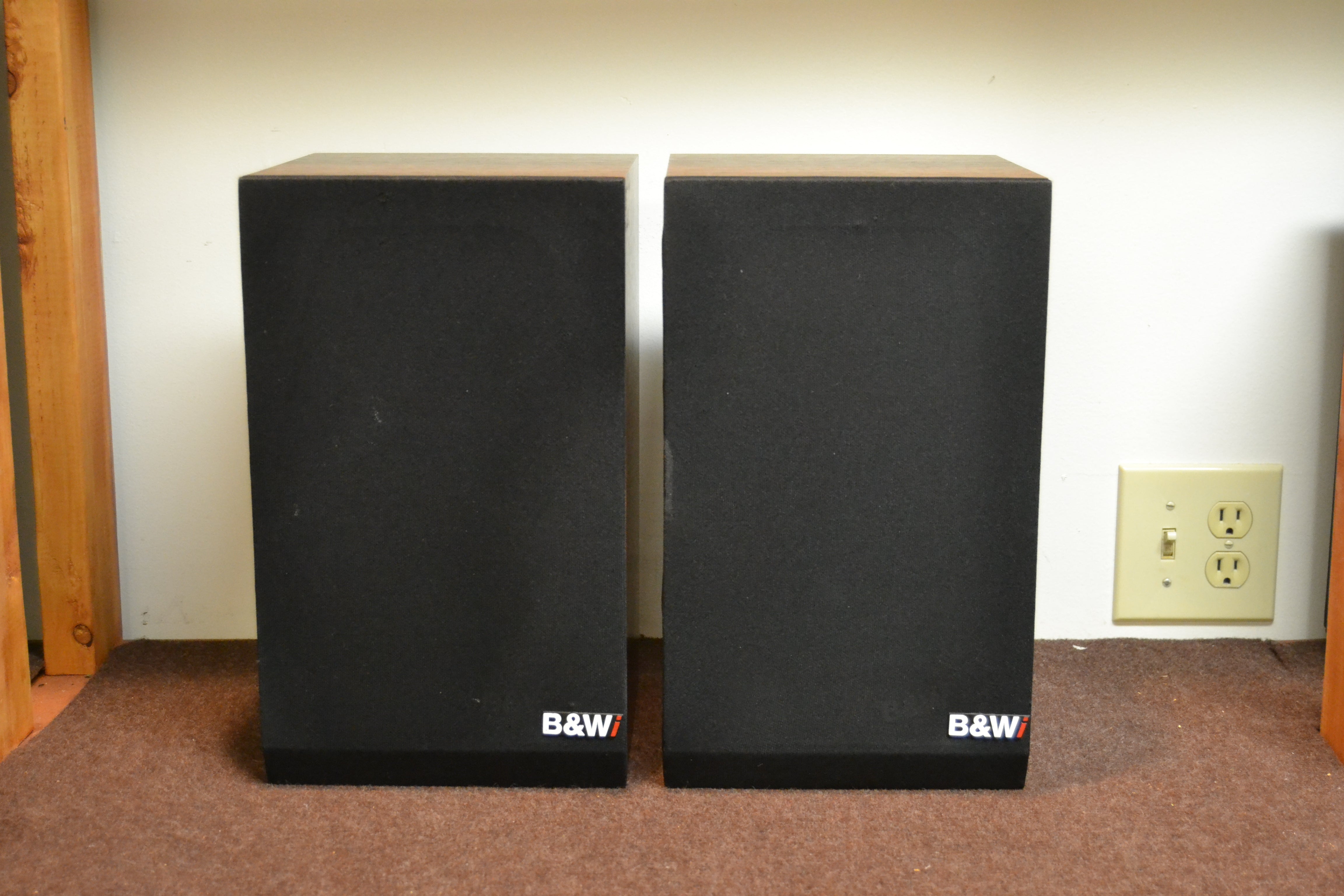 B&W DM100i Bookshelf Speakers