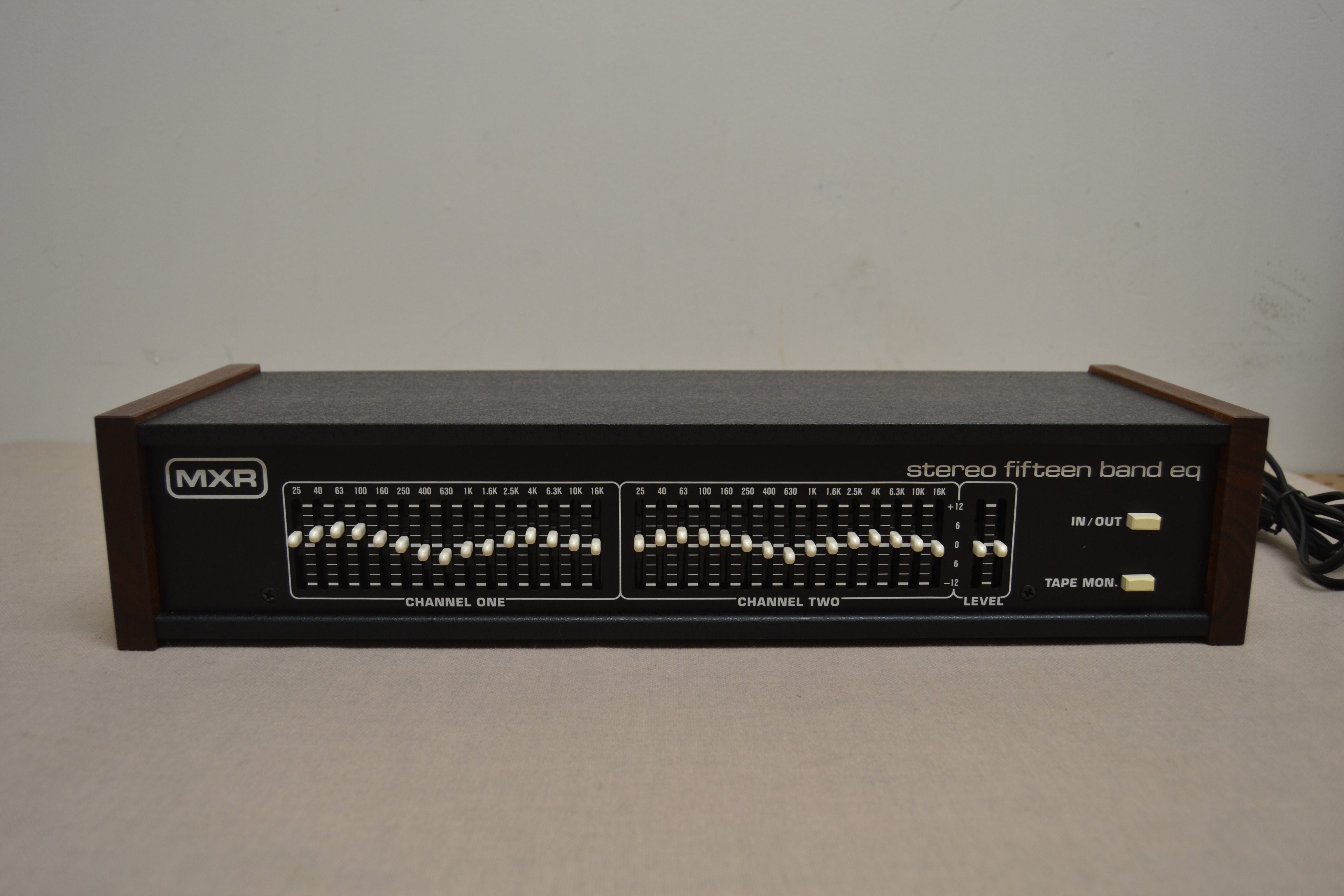 MXR Stereo 15 Band Graphic Equalizer Model 127