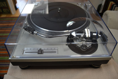 Technics SL-1200 MKII Direct Drive Turntable