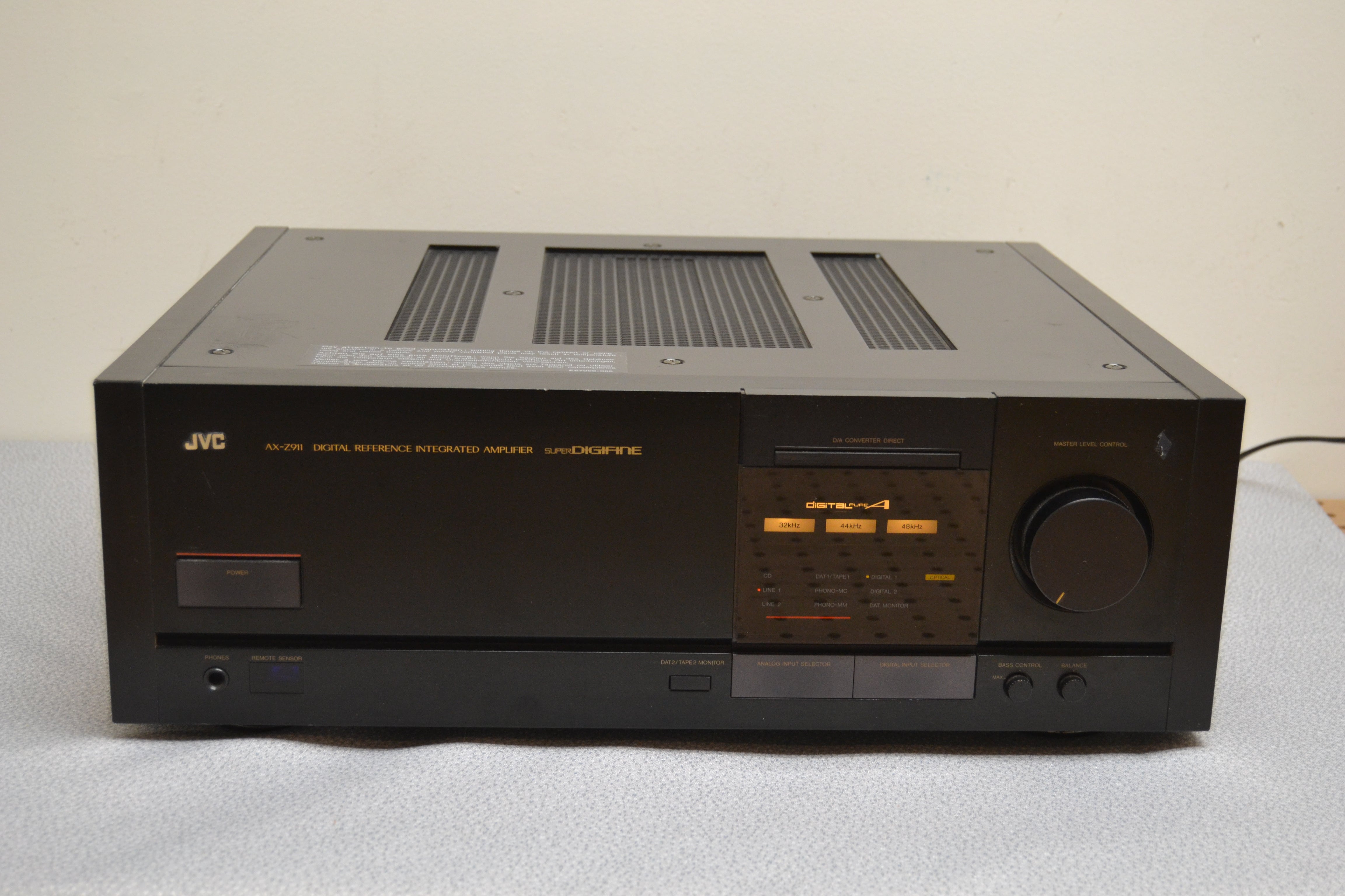 JVC AX-Z911 Stereo Integrated Amplifier * 100W RMS * 1988 – The