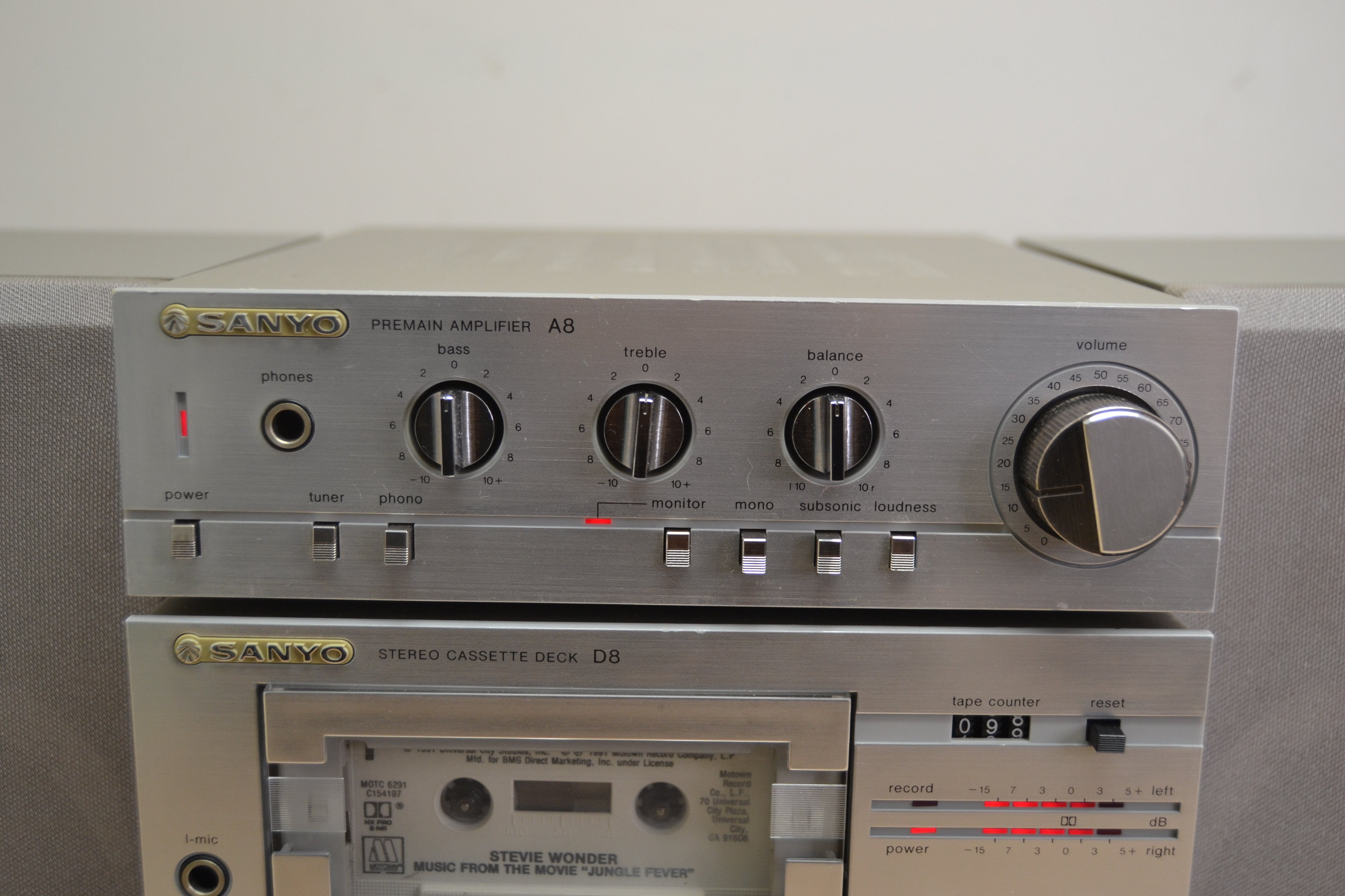 Sanyo Complete Mini Hi-Fi System * A8 Amp * D8 Cassette * T8 Tuner & Speakers