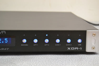 Emotiva XDA-1 Differential Reference DAC * Remote Control