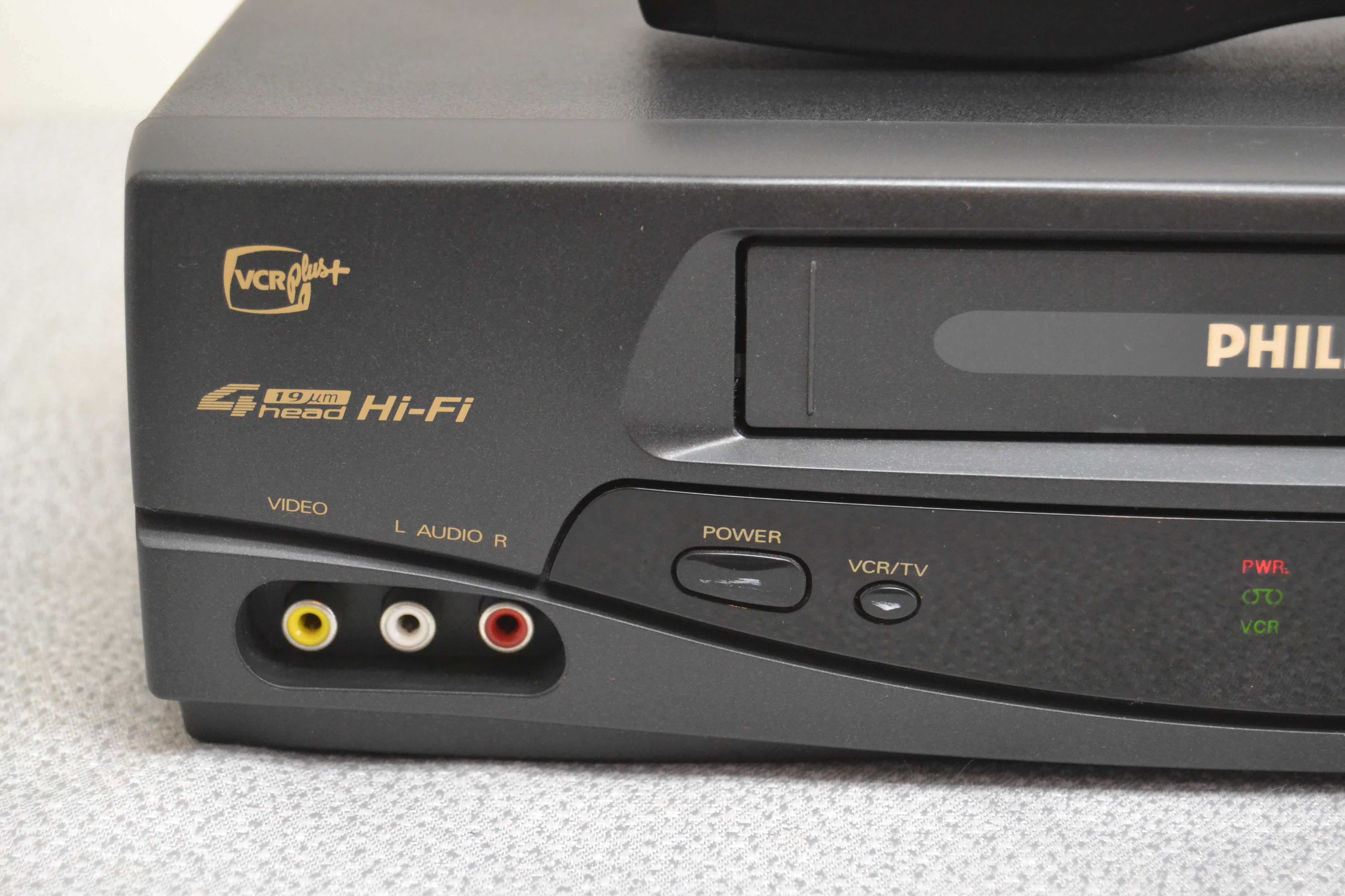 Philips Magnavox VRA631ATV21 Video Cassette Recorder * Remote Control * Fully Serviced * New belts